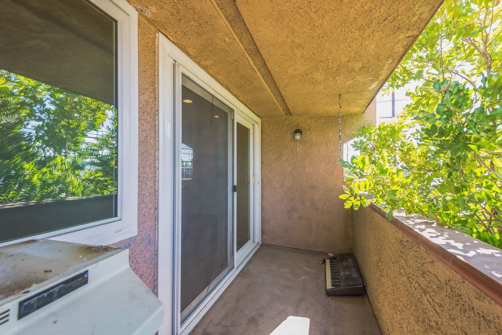 West Hills Apartment: 22833 Vanowen Street