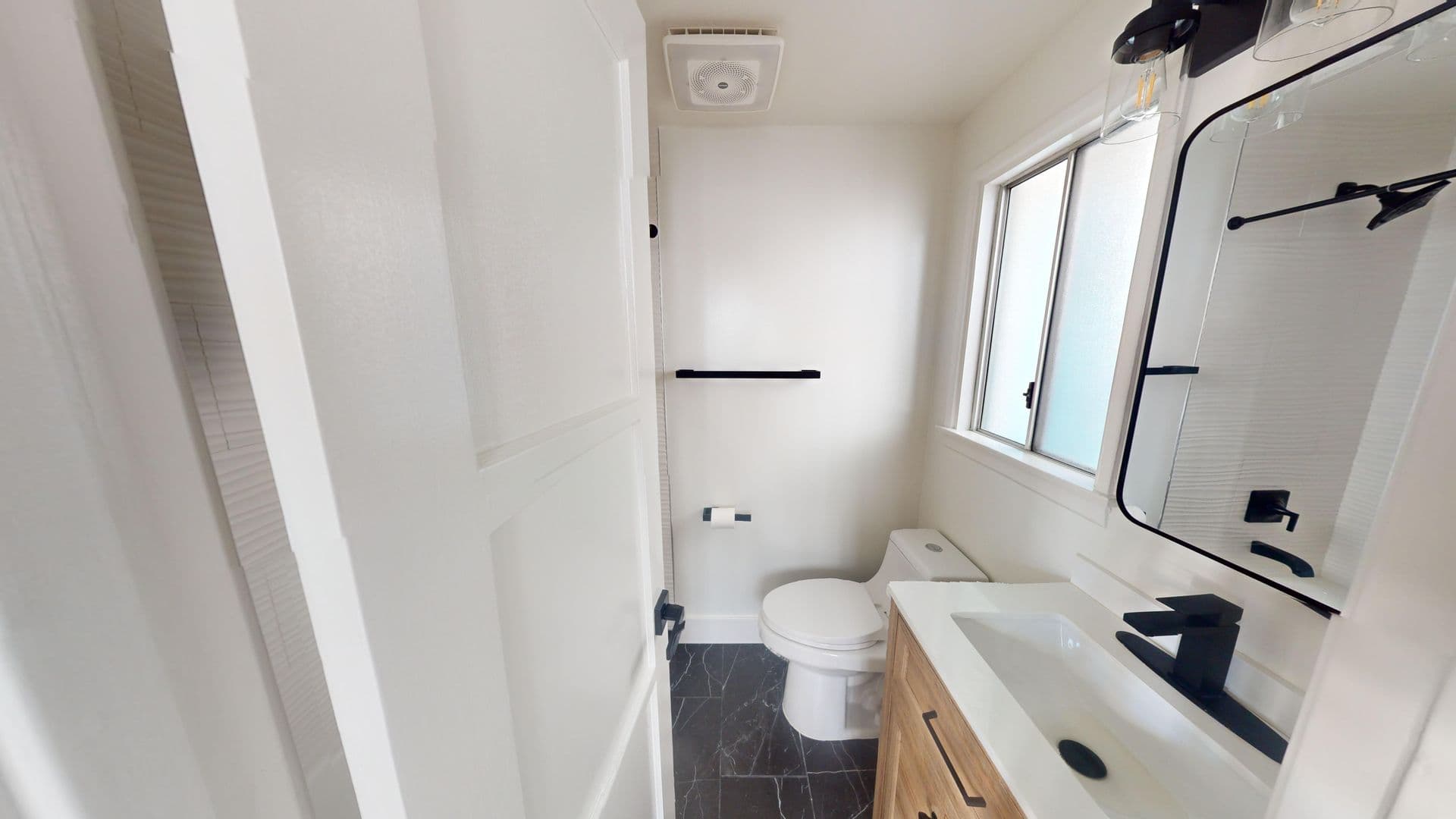 Burbank Apartment: 139 North Beachwood Drive