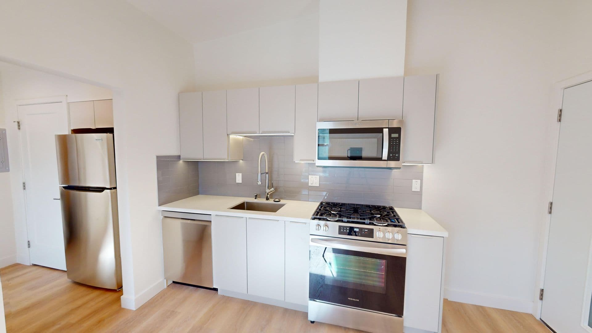 Los Angeles Apartment: 1770 El Cerrito Place