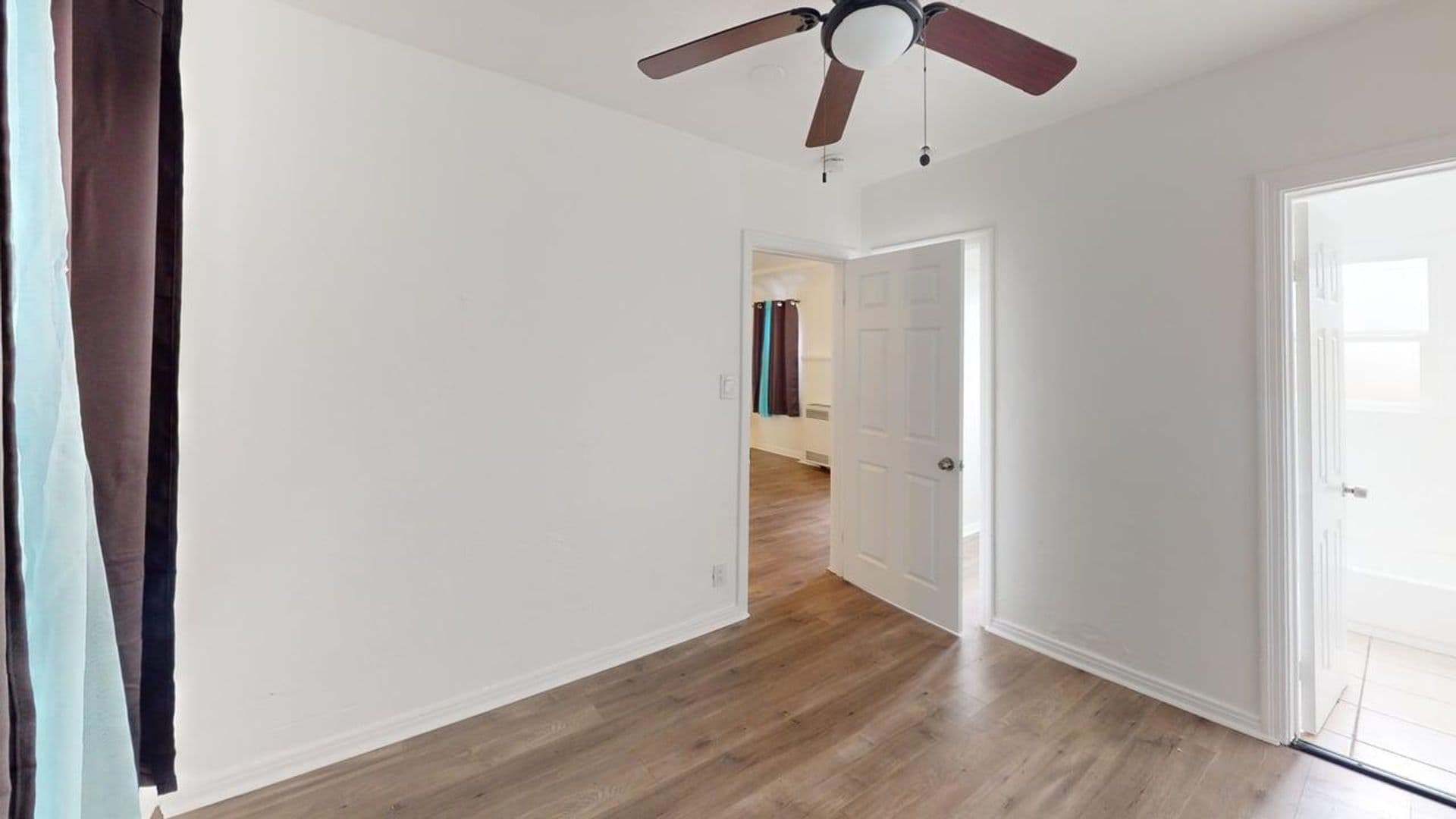 Los Angeles Apartment: 5911 South Wilton Place