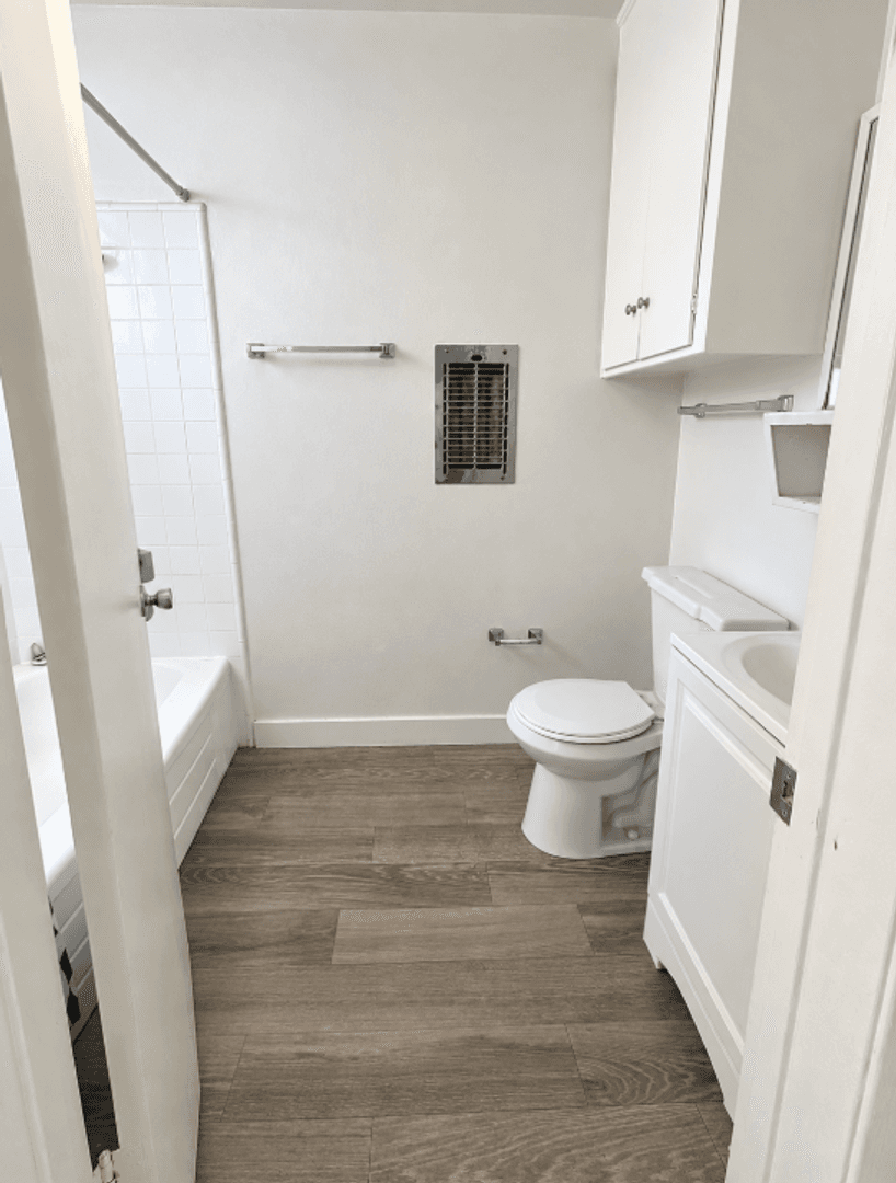 West Hollywood Apartment: 1001 North Gardner Street