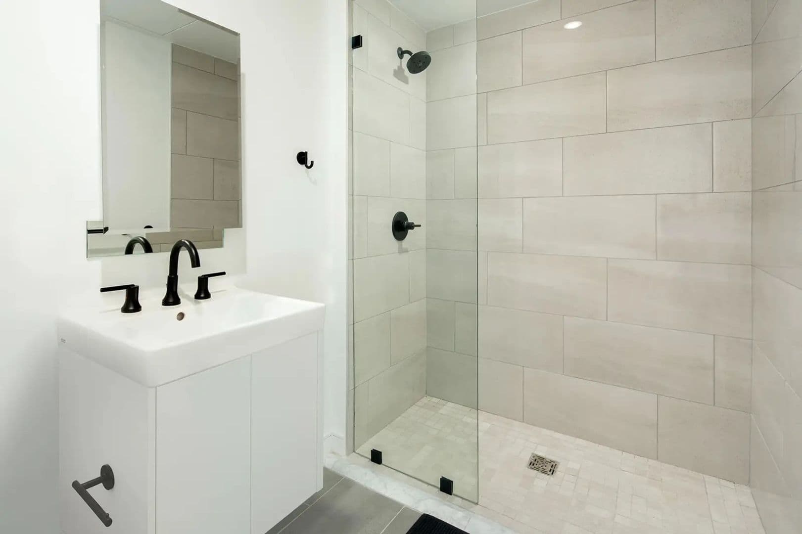 Los Angeles Apartment: 3920 West 5th Street