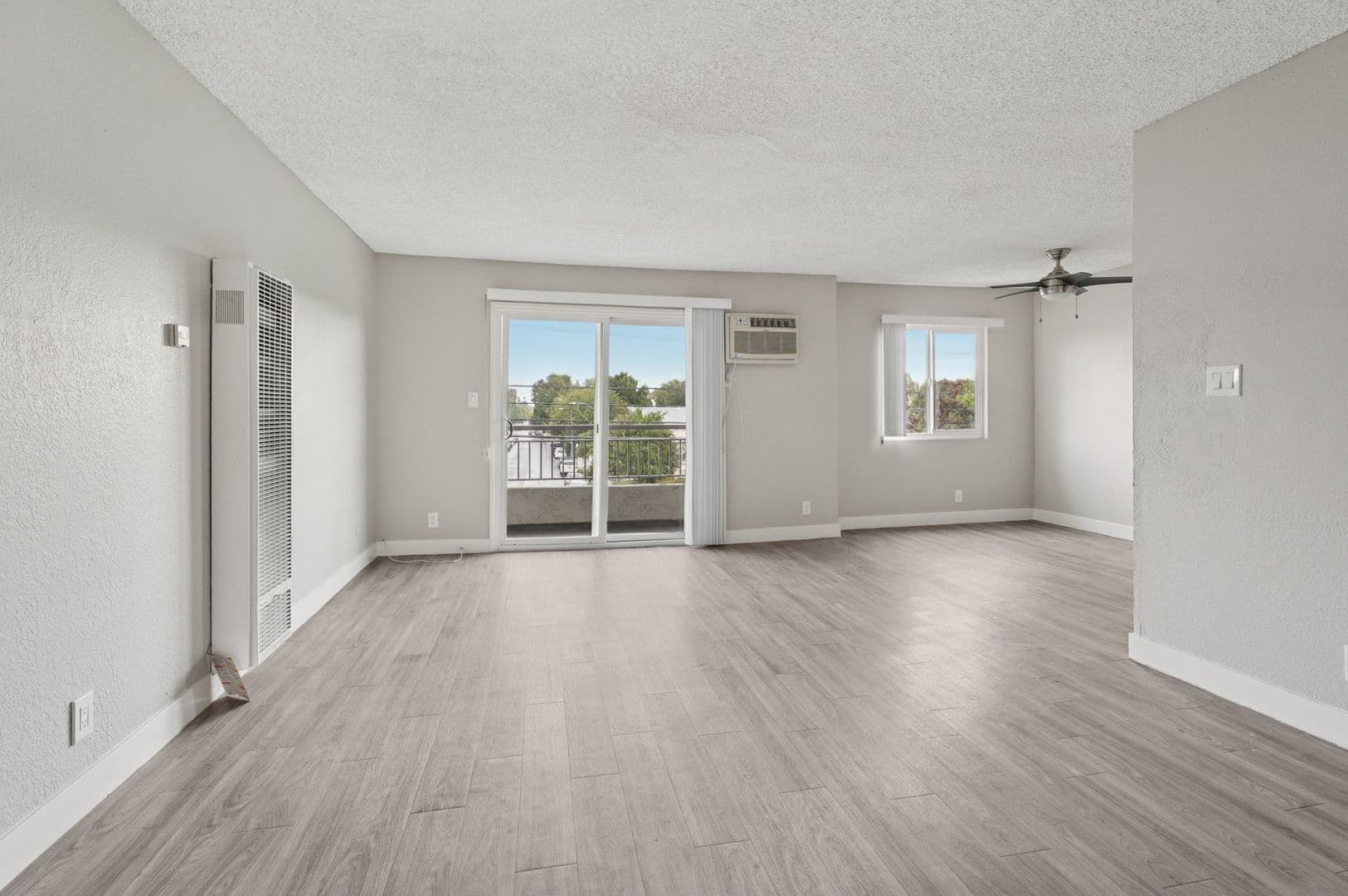 RESEDA Apartment: 8155 RESEDA BLVD.,