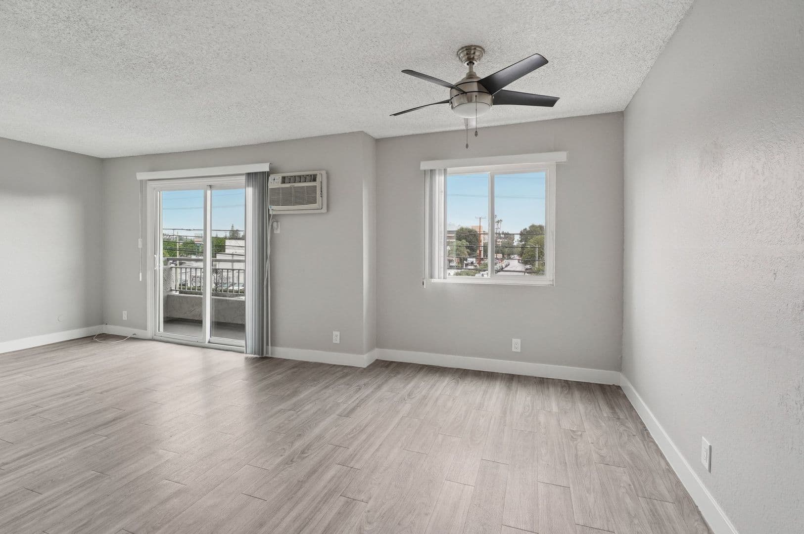 RESEDA Apartment: 8155 RESEDA BLVD.,