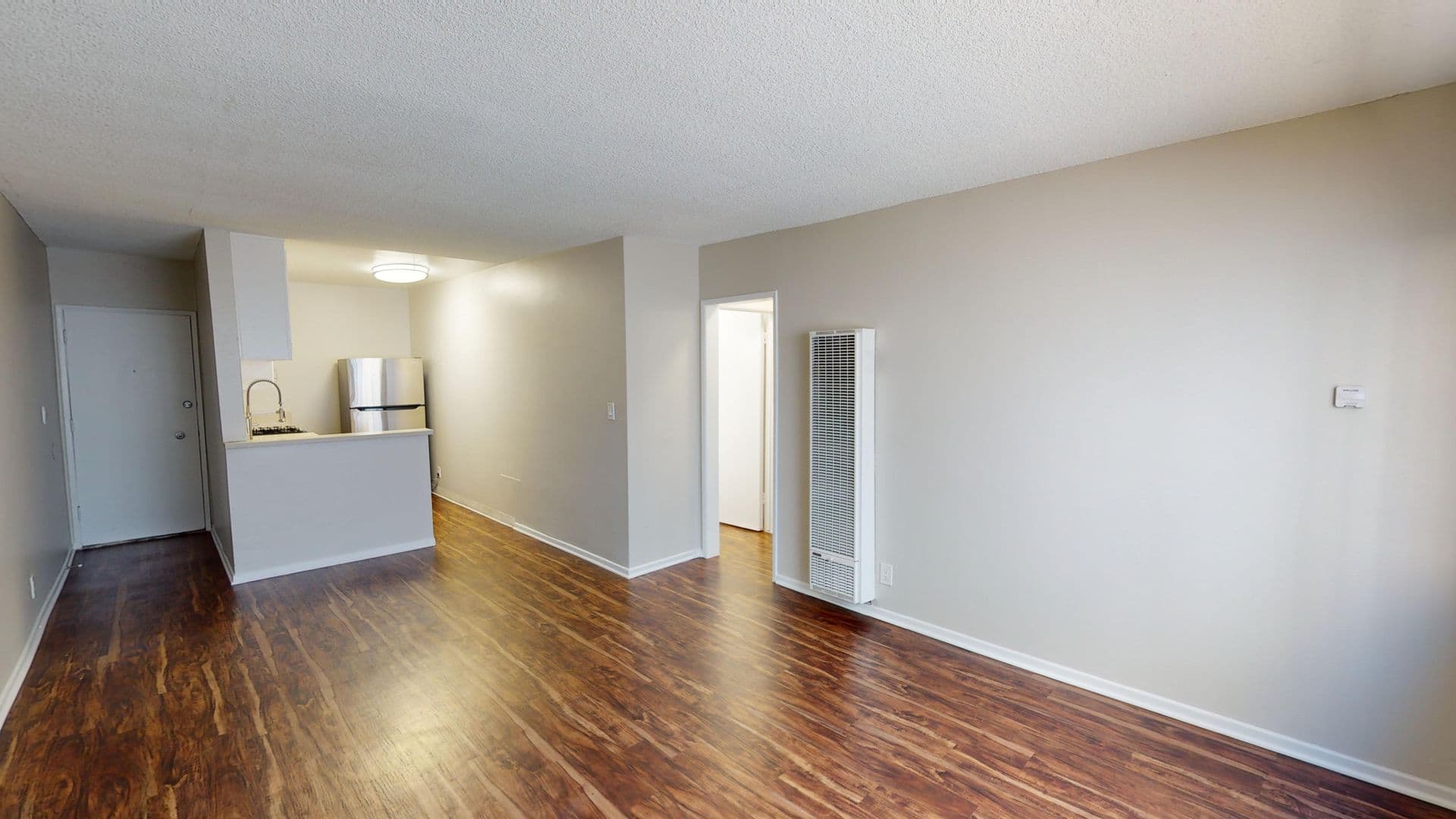 LOS ANGELES Apartment: 830 S. GRAND VIEW ST.