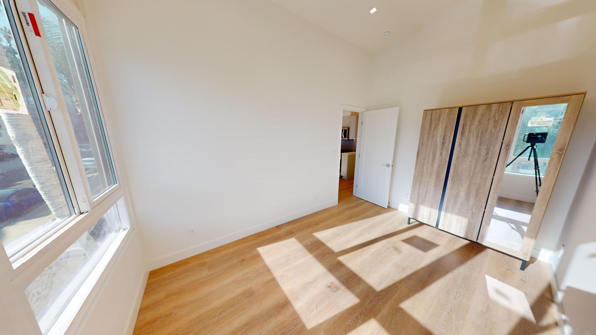 Los Angeles Apartment: 1770 El Cerrito Place