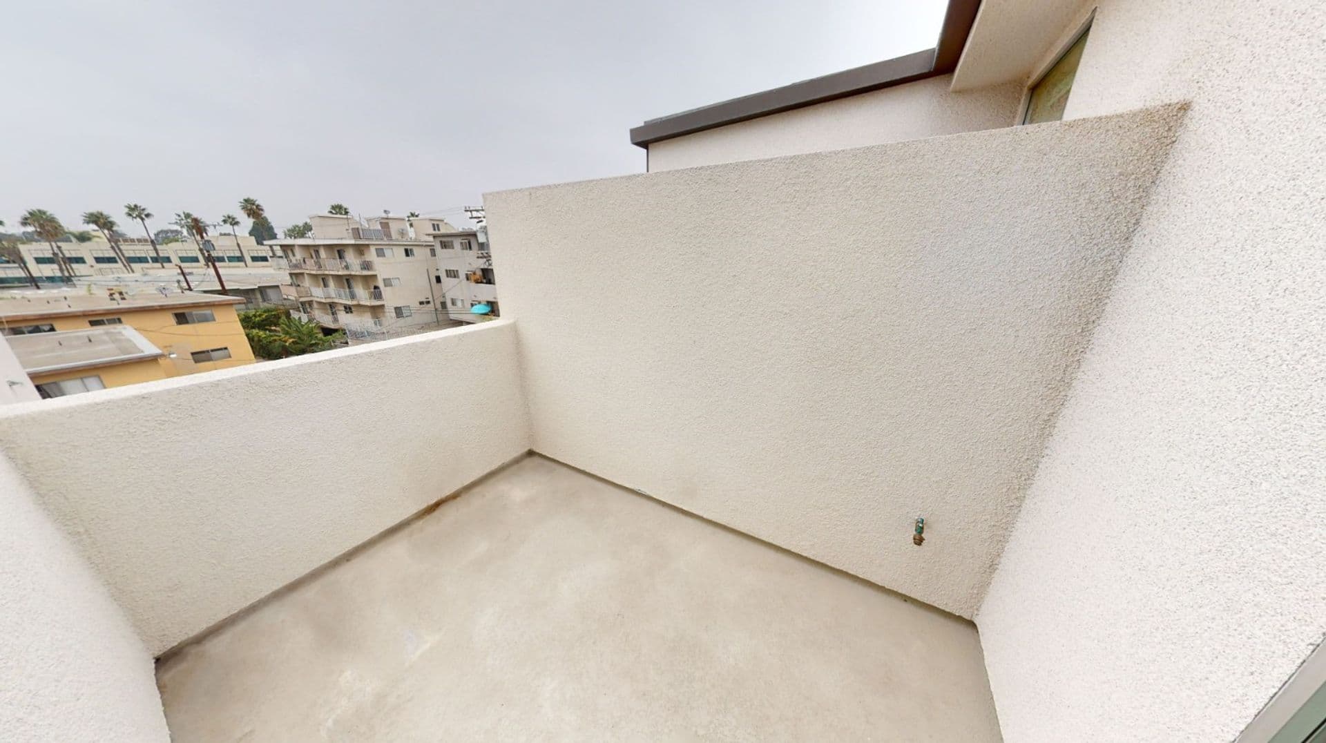 Los Angeles Apartment: 4270 S. Lindblade Drive