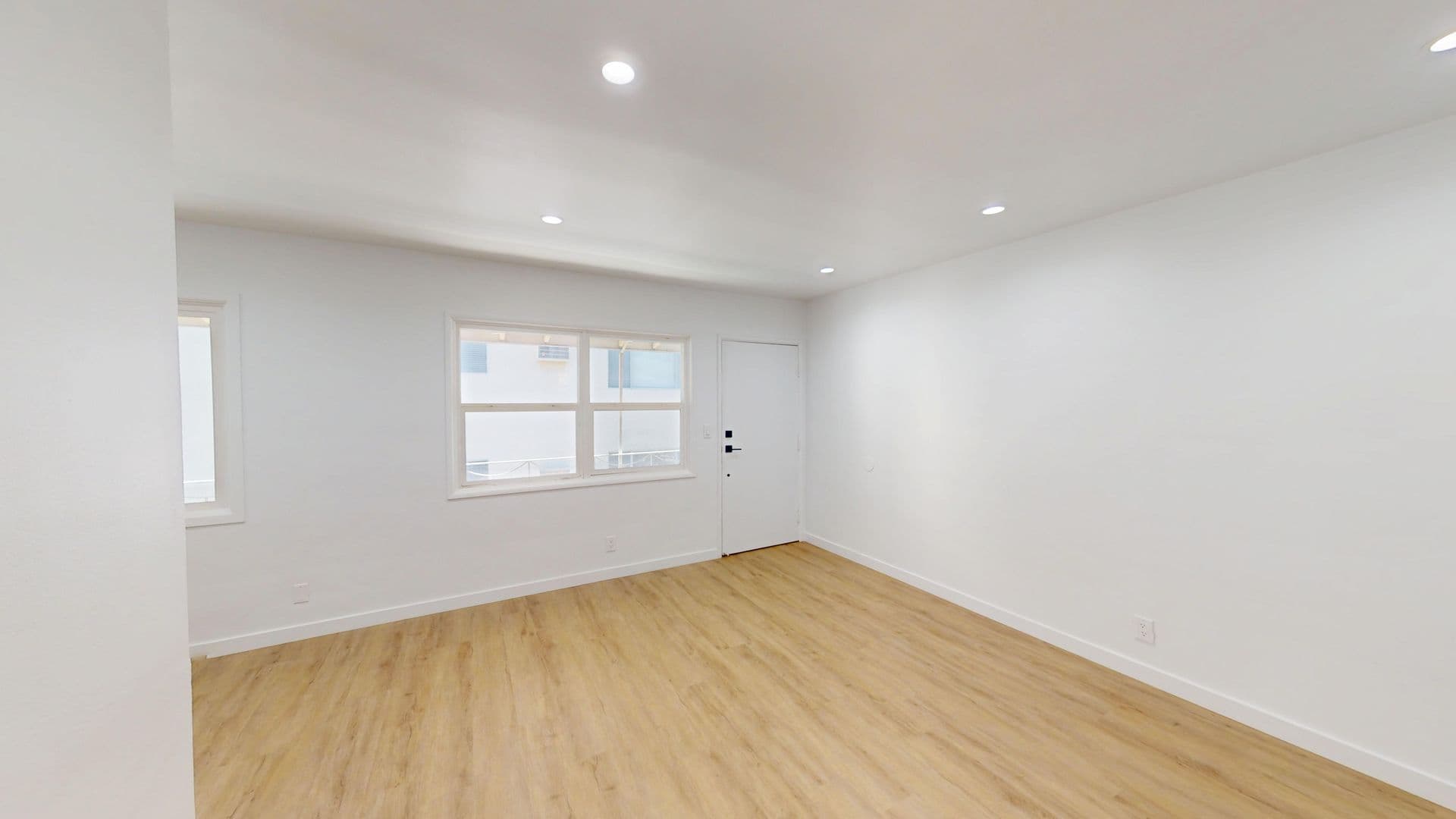 West Hollywood Apartment: 1014 North Hayworth Avenue