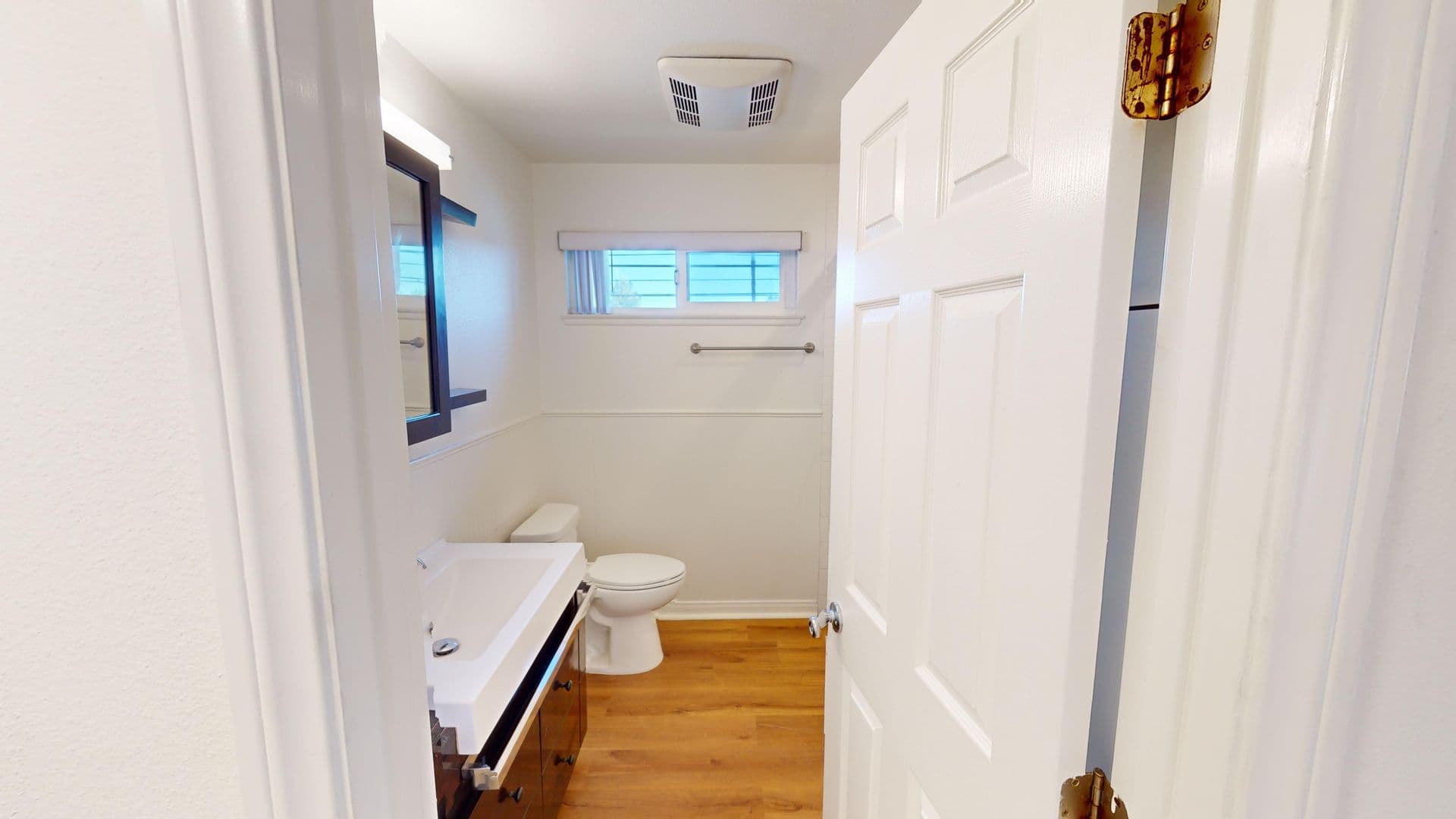 West Hills Apartment: 22833 Vanowen Street