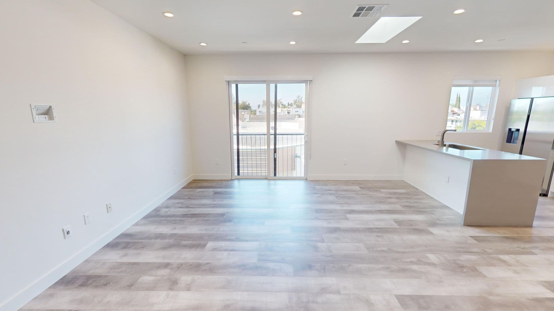 Studio City Apartment: 12905 Landale Street