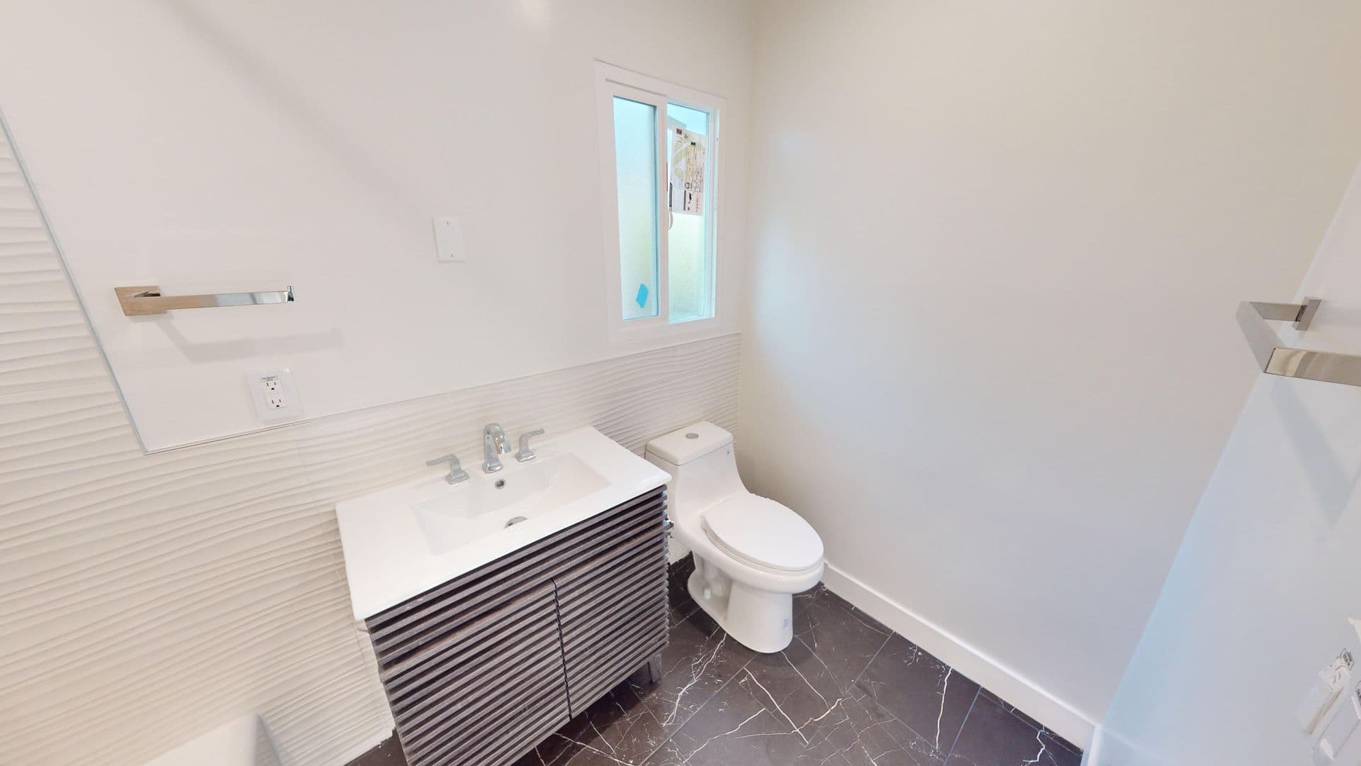 Los Angeles Apartment: 1770 El Cerrito Place