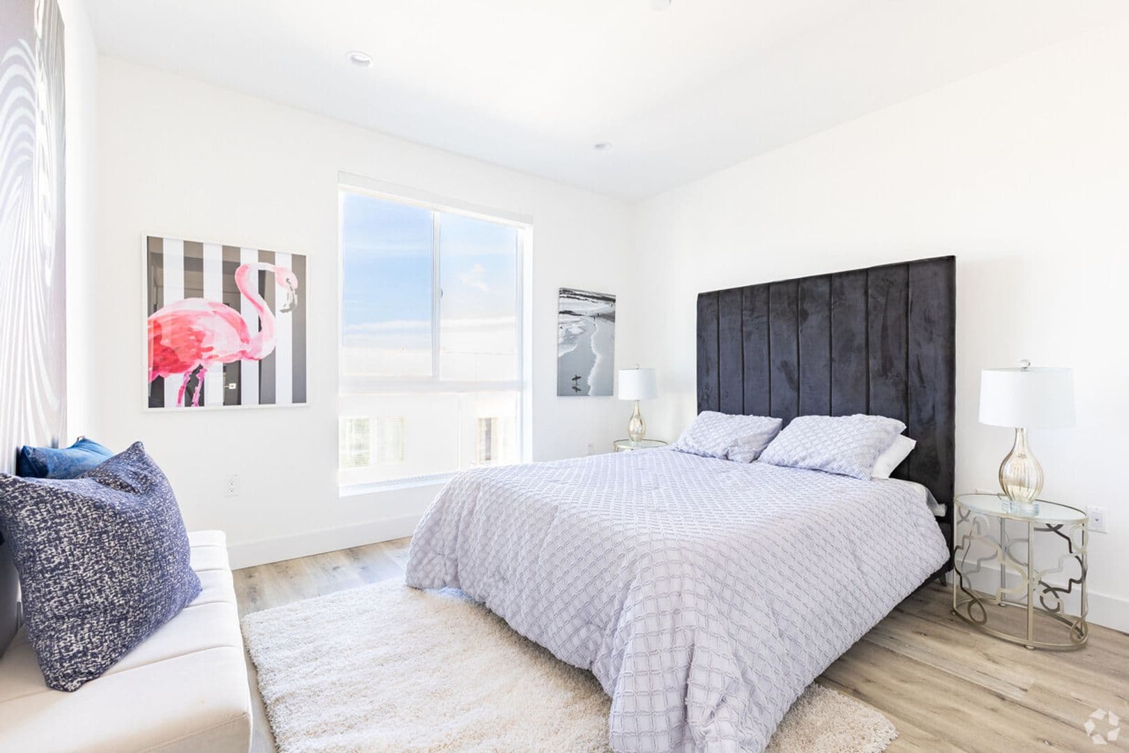 North Hollywood Apartment: 5525 Case Avenue