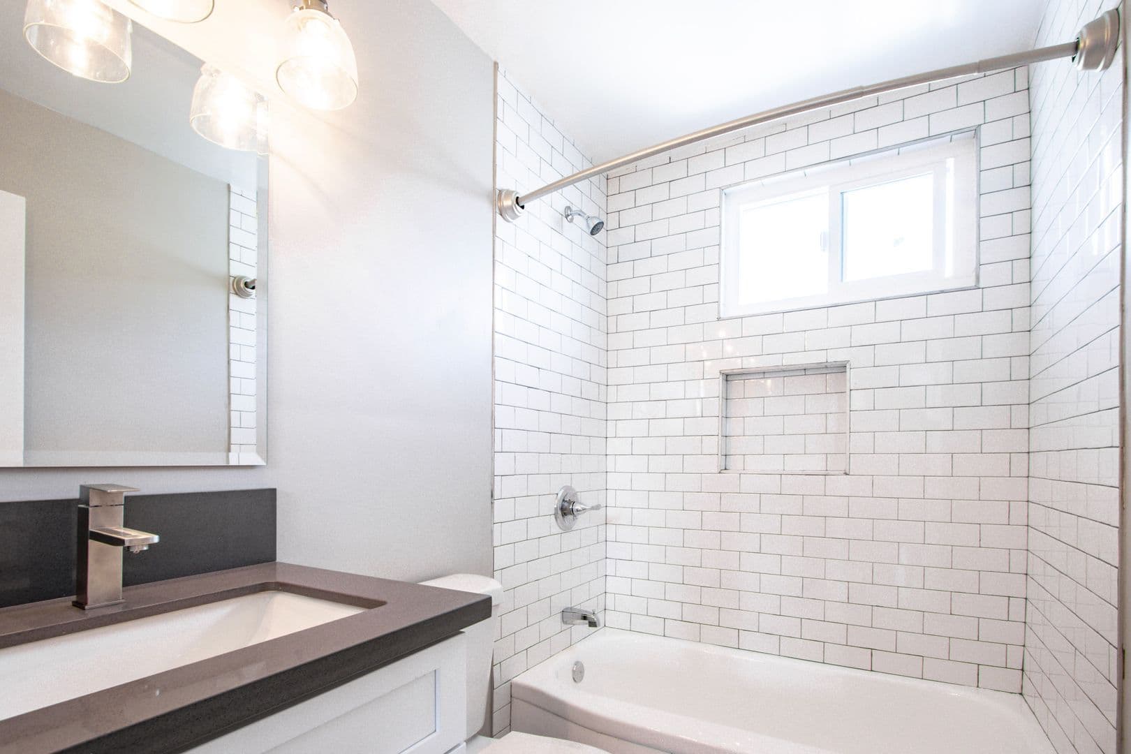 Los Angeles Apartment: 2641 Alice Street