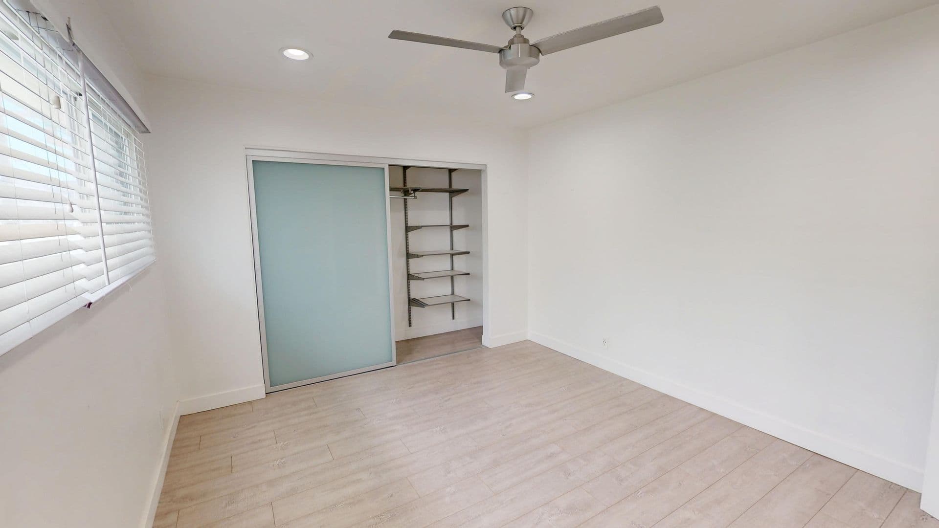 Los Angeles Apartment: 400 South Mariposa Avenue