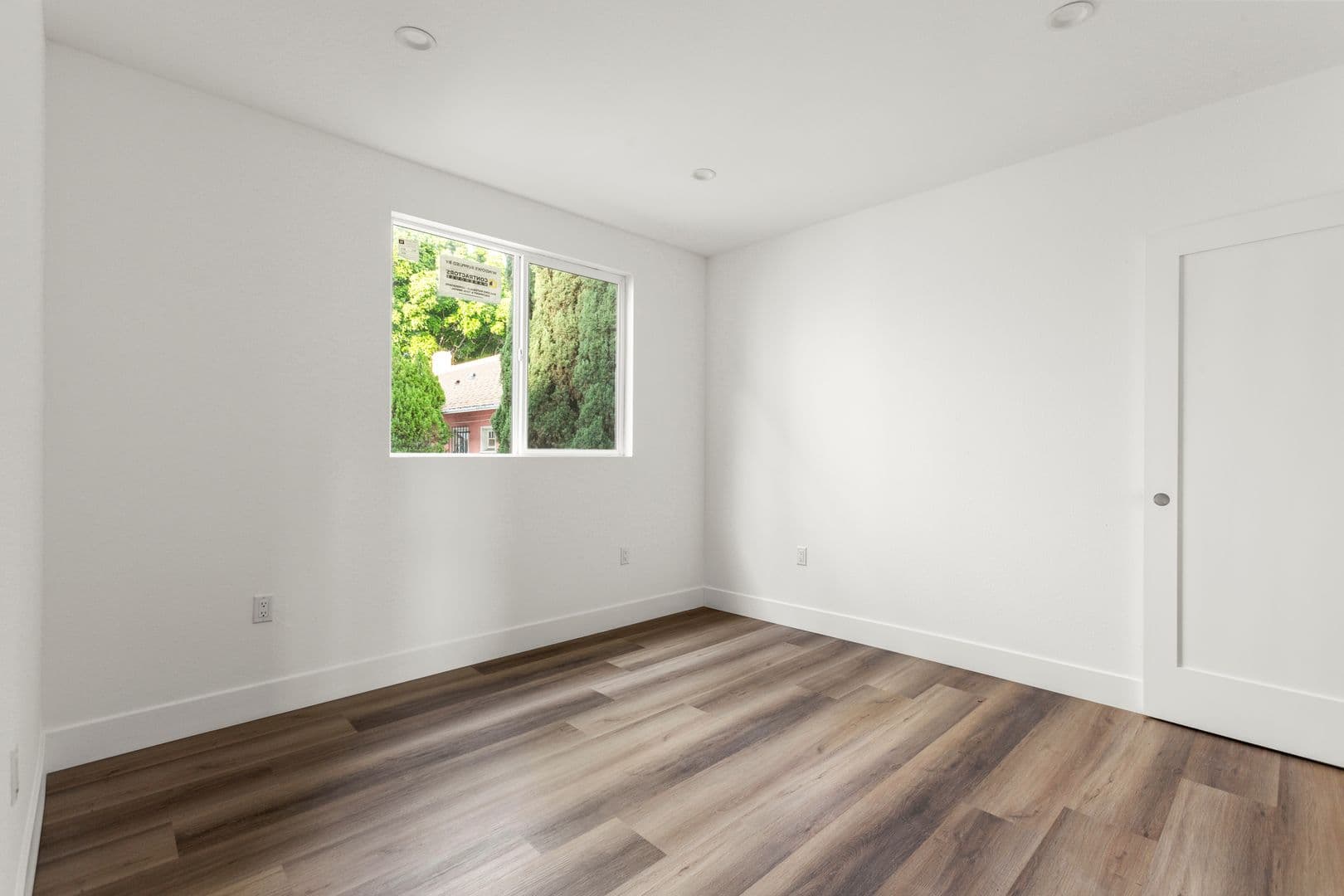 West Hollywood Apartment: 7634 Hampton Ave,