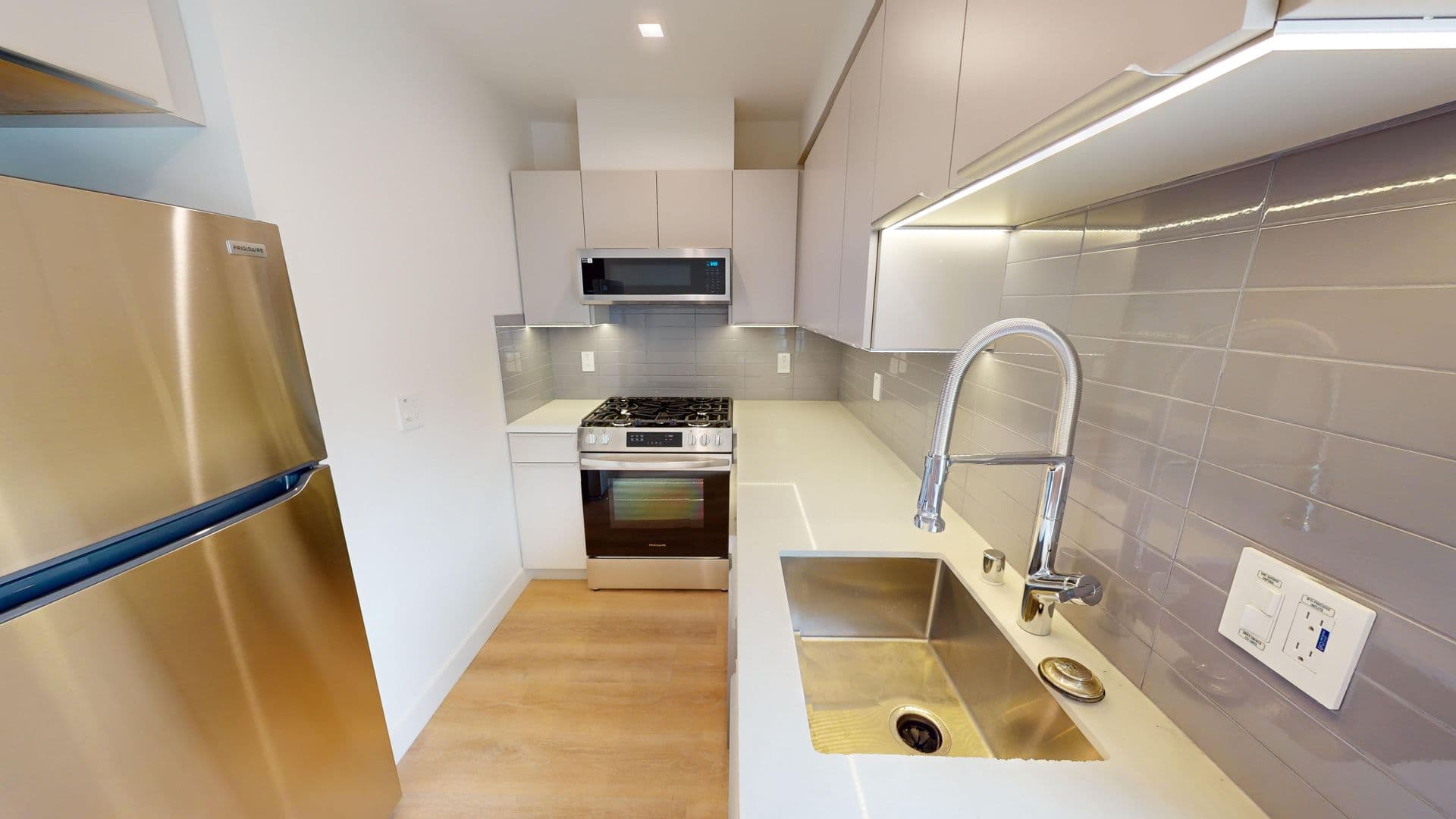 Los Angeles Apartment: 1770 El Cerrito Place