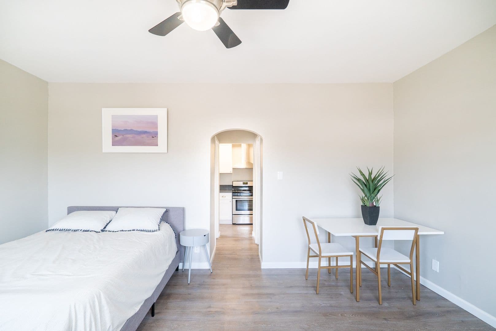 LOS ANGELES Apartment: 112 S. WESTMORELAND AVE.,