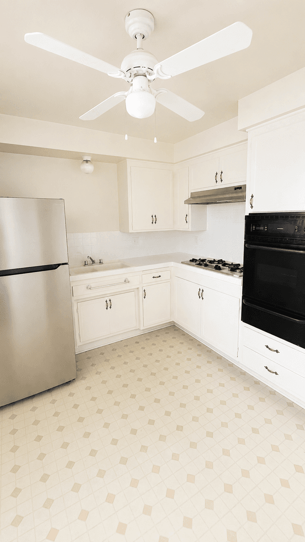 MONTROSE Apartment: 2266 DEL MAR ROAD