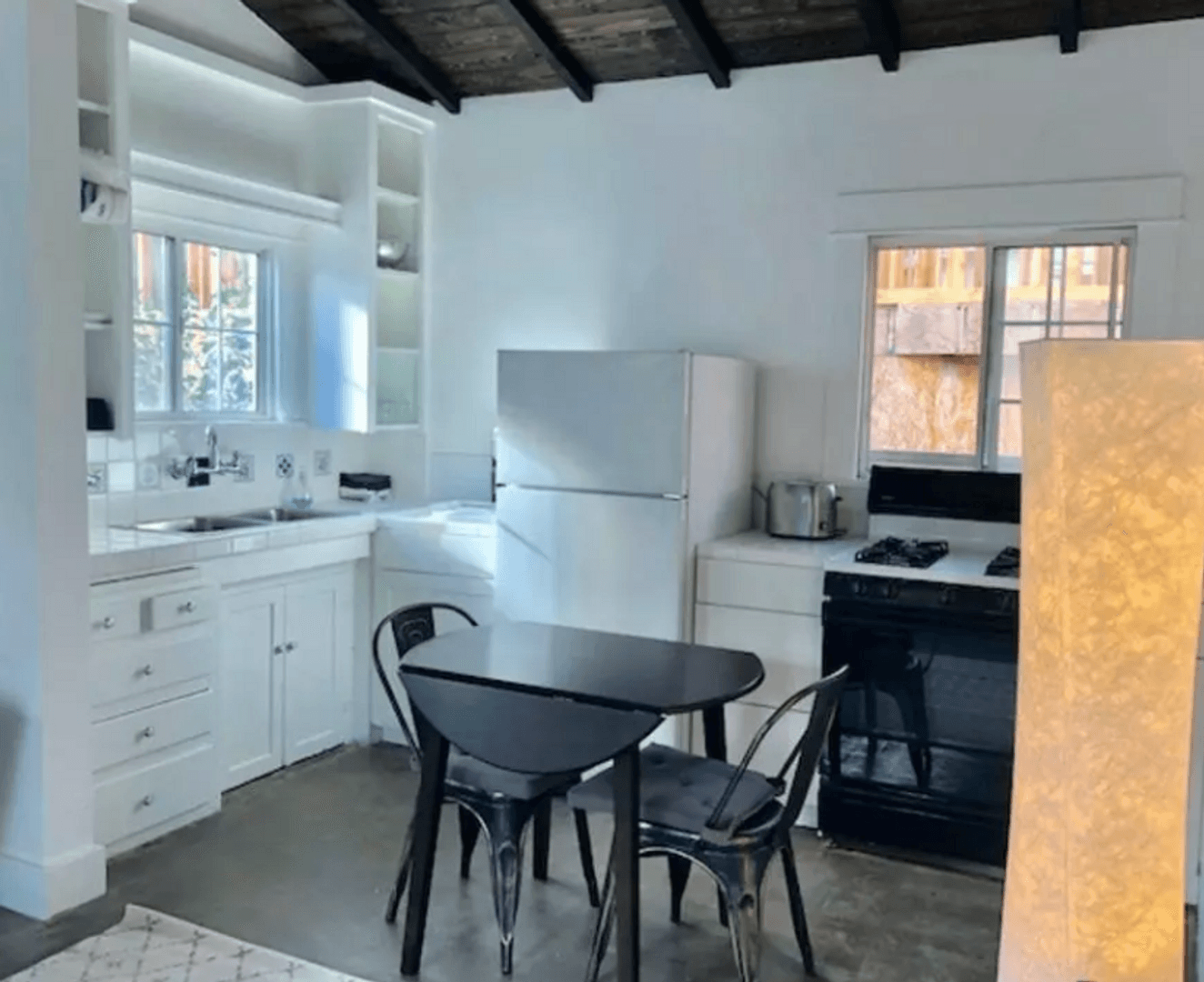 WEST HOLLYWOOD Apartment: 8957 CYNTHIA ST.,