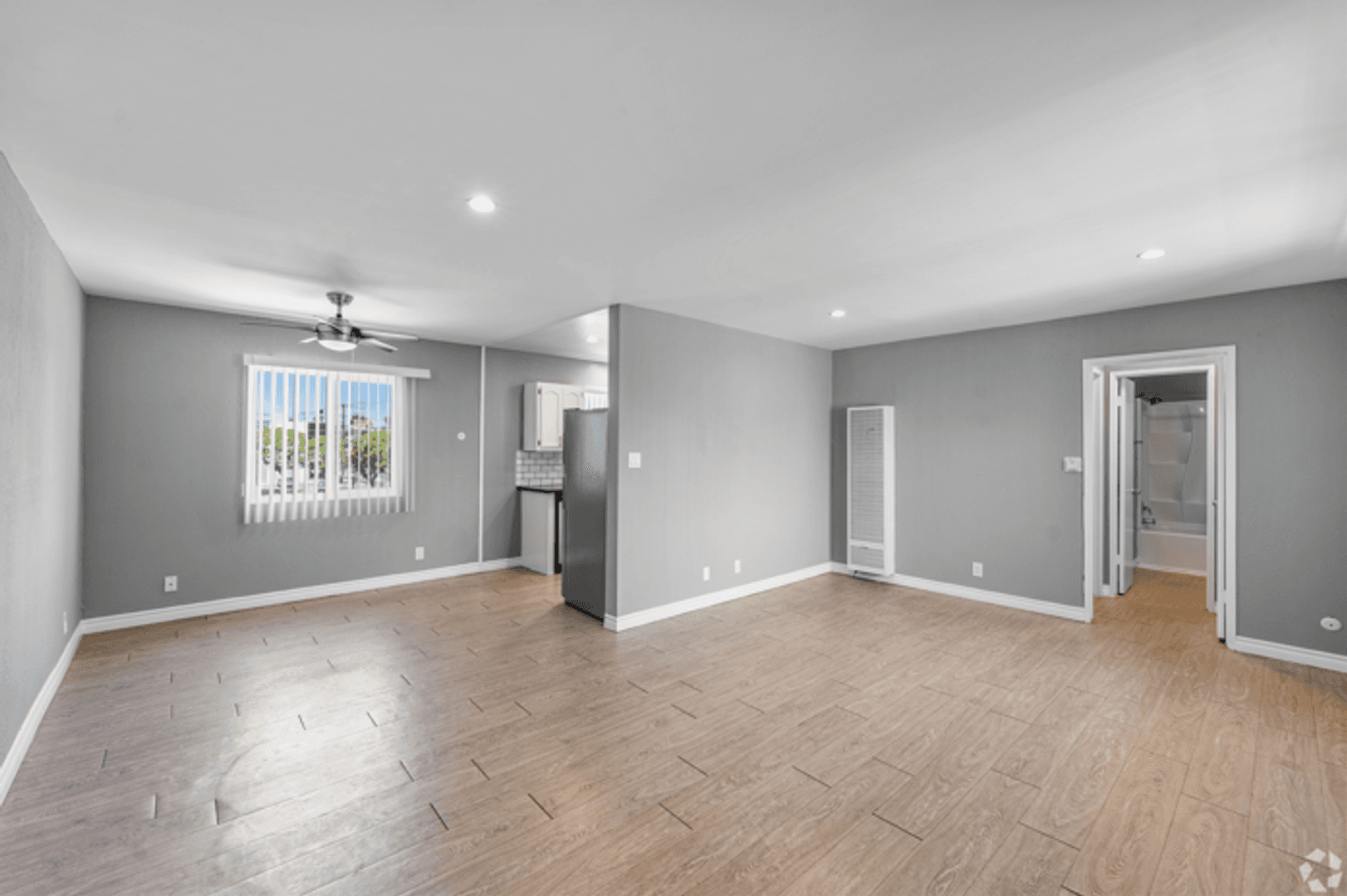 RESEDA Apartment: 8155 RESEDA BLVD.,