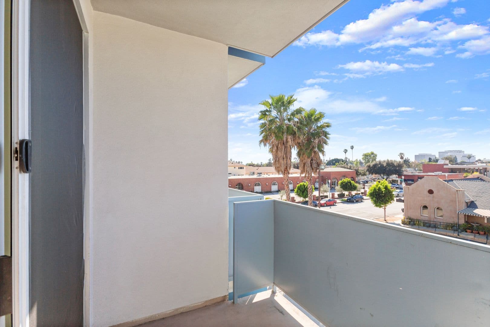 PASADENA Apartment: 1299 E. GREEN STREET