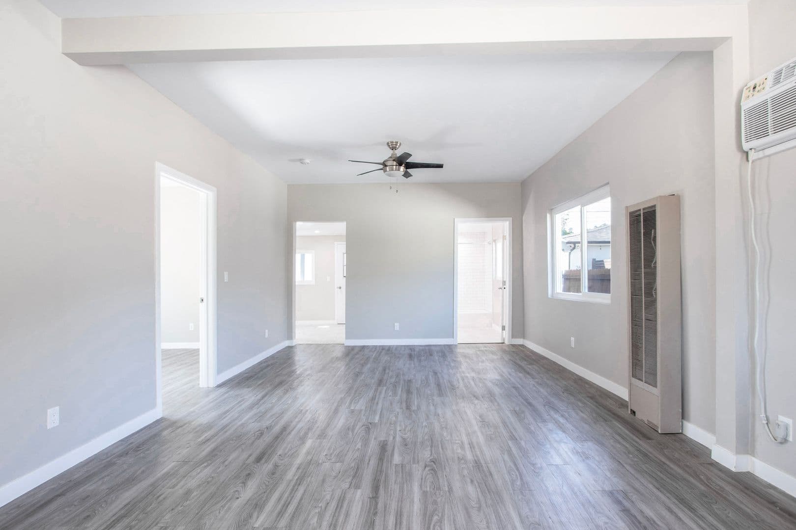 Los Angeles Apartment: 2641 Alice Street