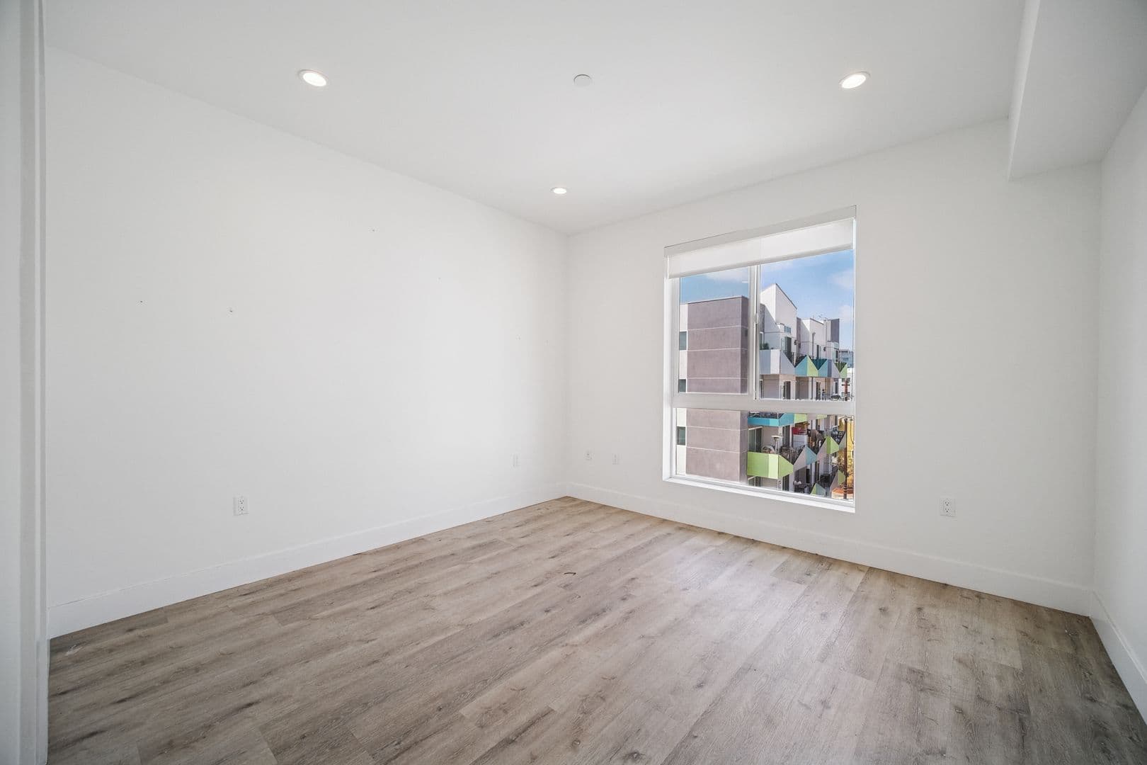 North Hollywood Apartment: 5525 Case Avenue