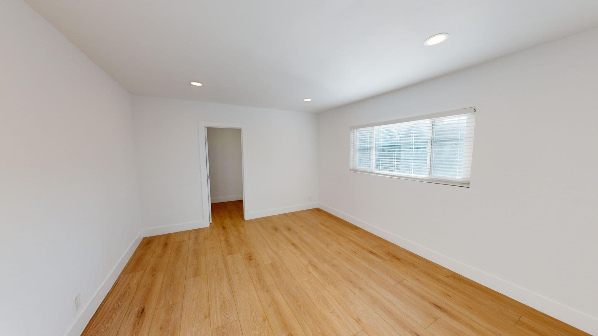 West Hollywood Apartment: 943 North Gardner Street