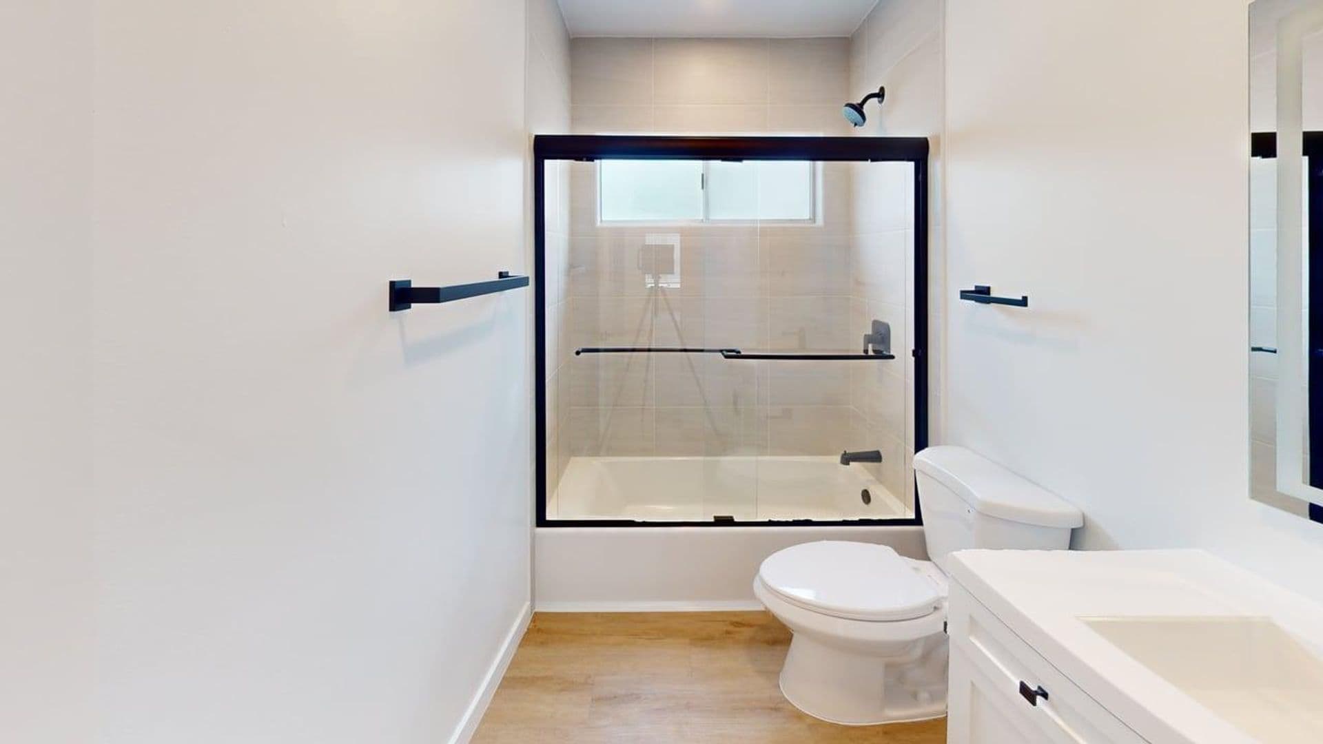 BEVERLY HILLS Apartment: 245 S. DOHENY DR.