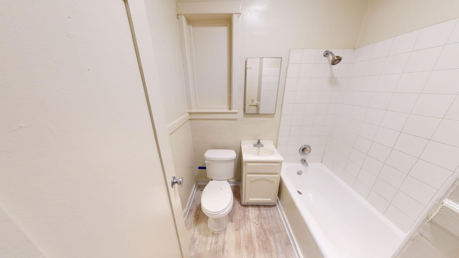 LOS ANGELES Apartment: 2532 DALY STREET