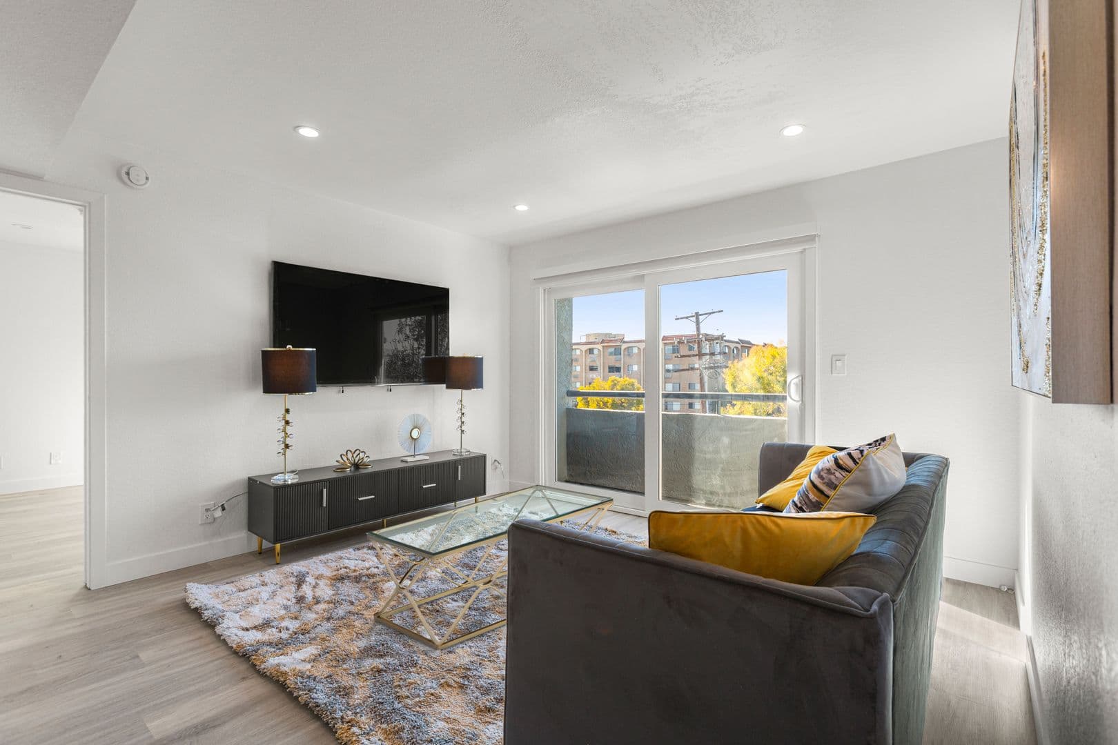 Northridge Apartment: 8803 Darby Avenue,