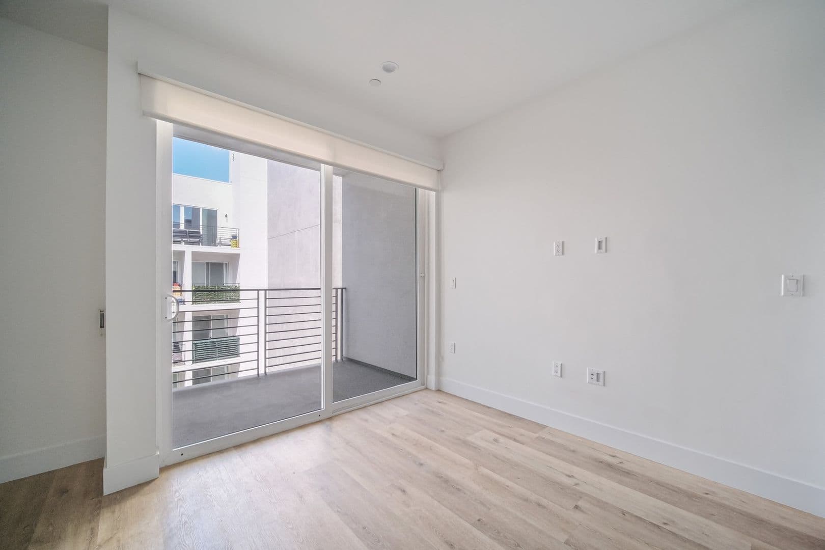 North Hollywood Apartment: 5525 Case Avenue