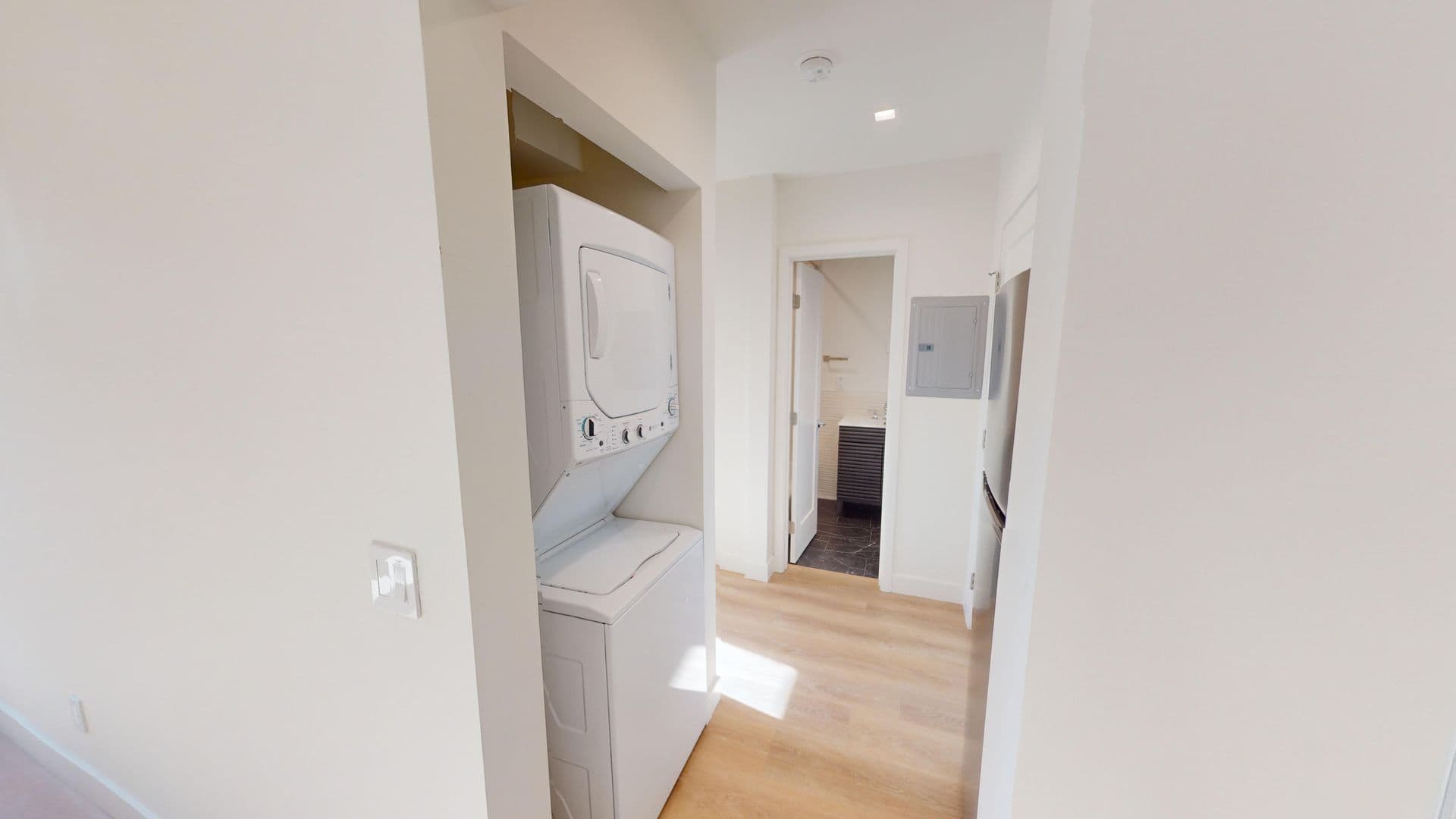 Los Angeles Apartment: 1770 El Cerrito Place