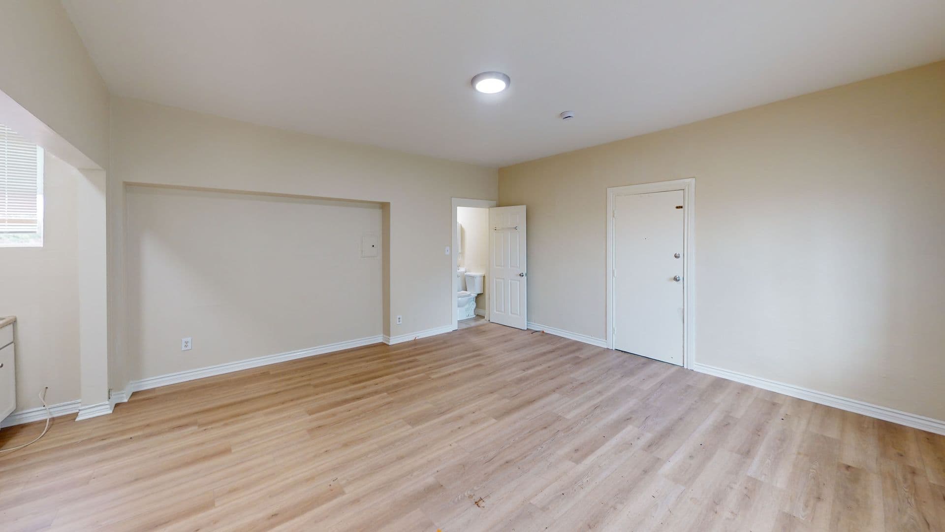 Los Angeles Apartment: 405 N. Soto Street