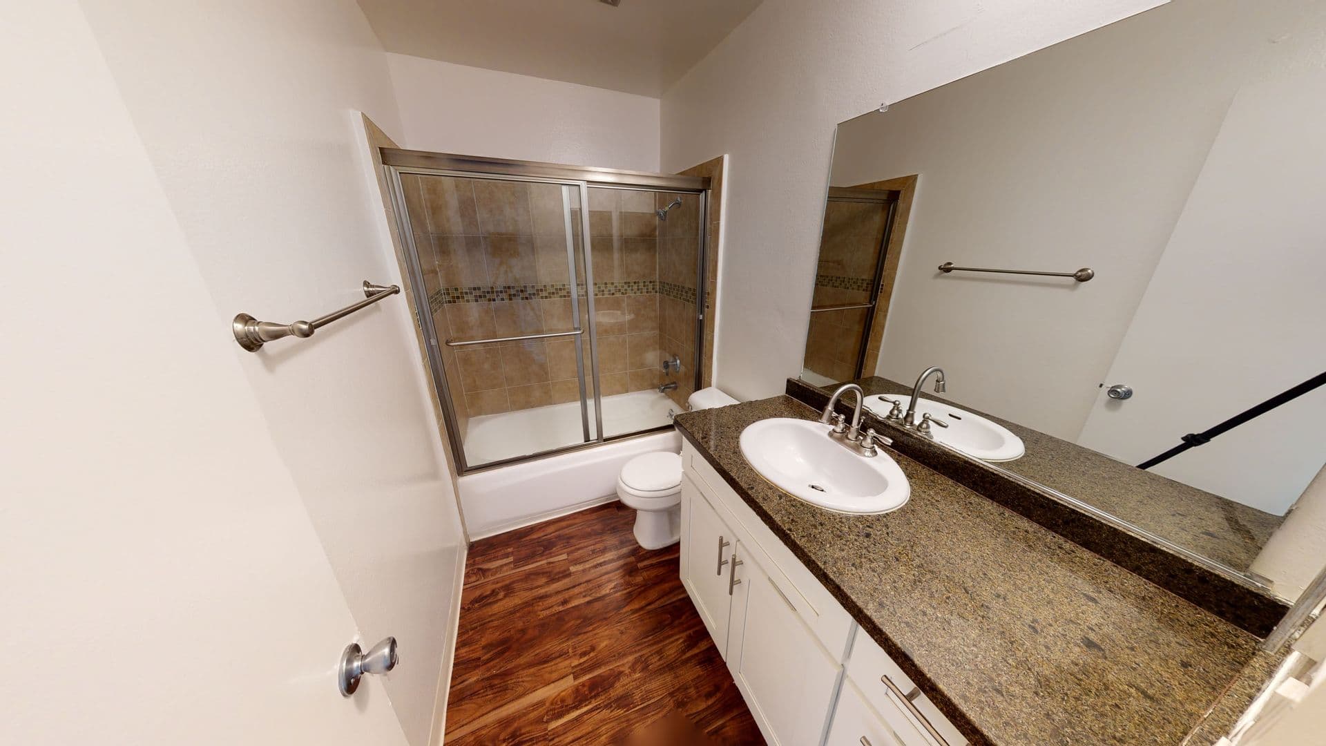 LOS ANGELES Apartment: 625 N. SYCAMORE AVE.