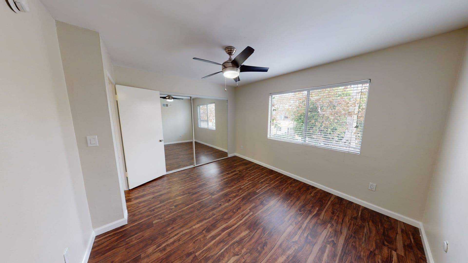 LOS ANGELES Apartment: 625 N. SYCAMORE AVE.