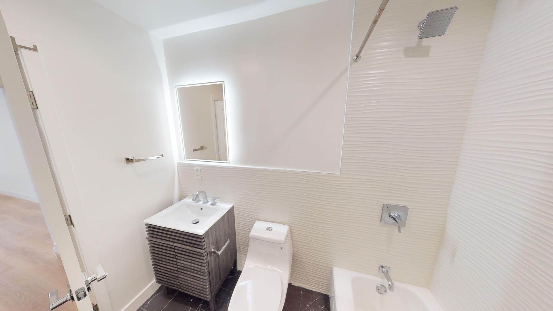 Los Angeles Apartment: 1770 El Cerrito Place