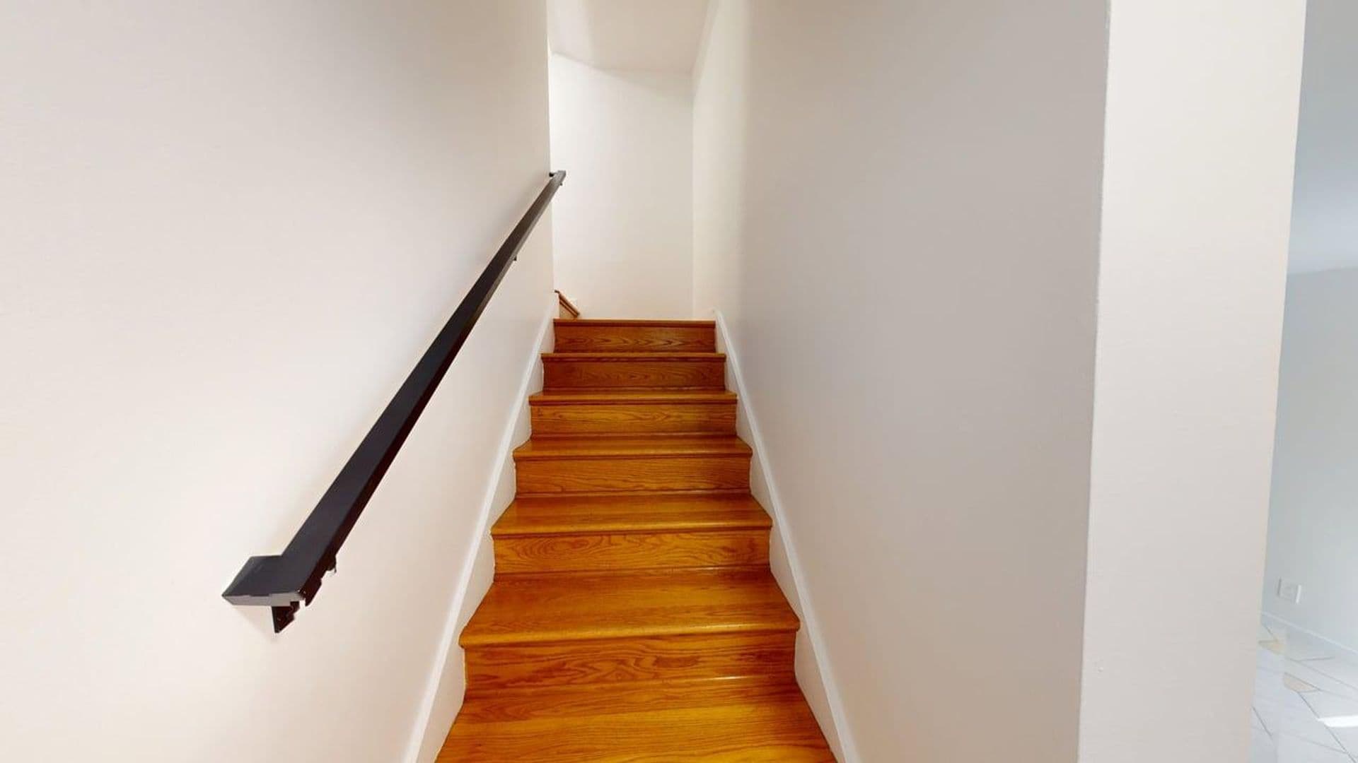 BEVERLY HILLS Apartment: 245 S. DOHENY DR.