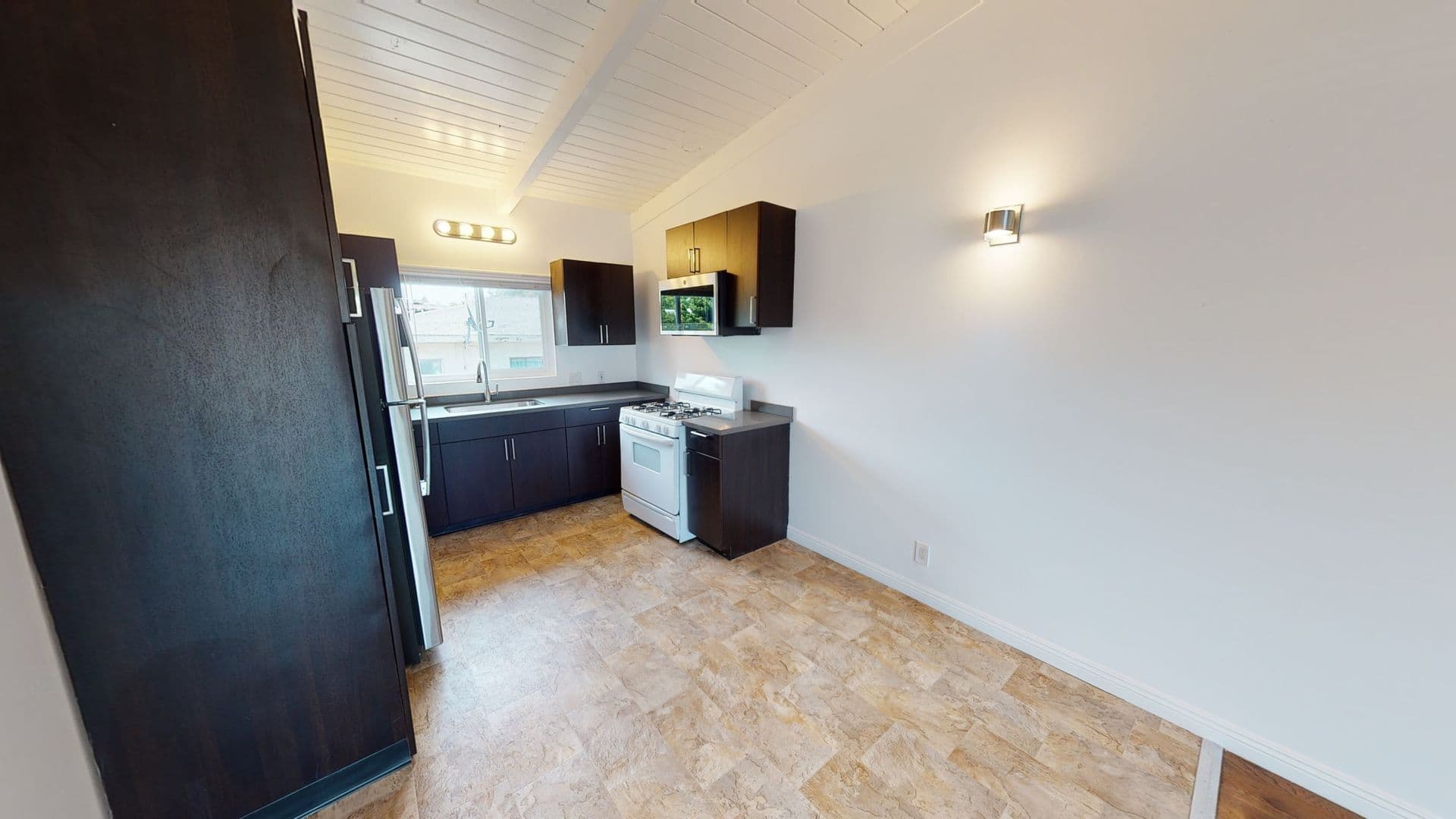 INGLEWOOD Apartment: 616 KEW ST.,