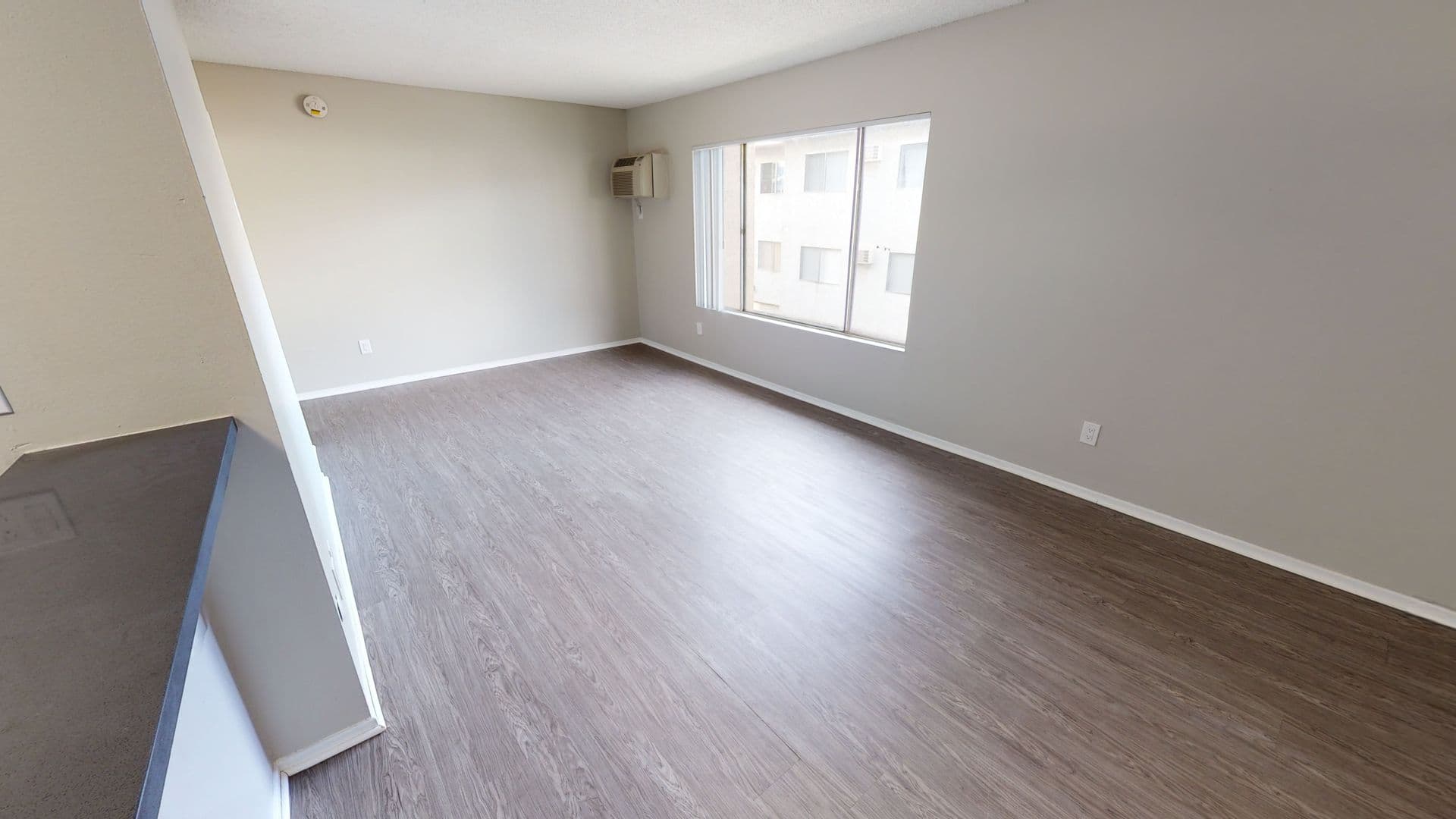 CANOGA PARK Apartment: 6810 MILWOOD AVE.,