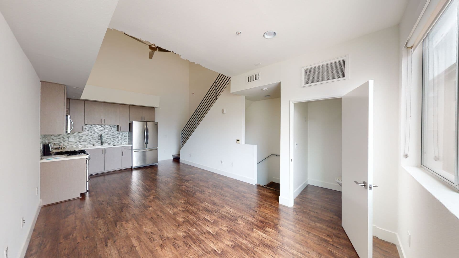 Los Angeles Apartment: 4270 S. Lindblade Drive