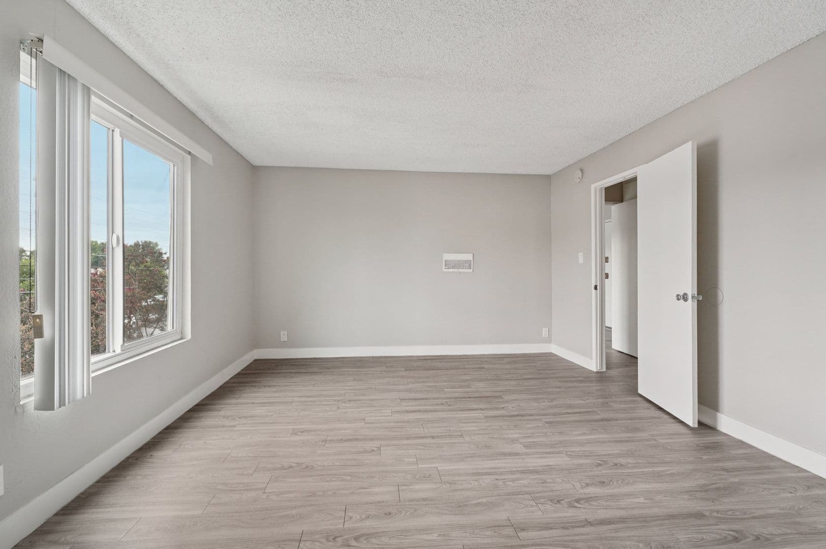 RESEDA Apartment: 8155 RESEDA BLVD.,