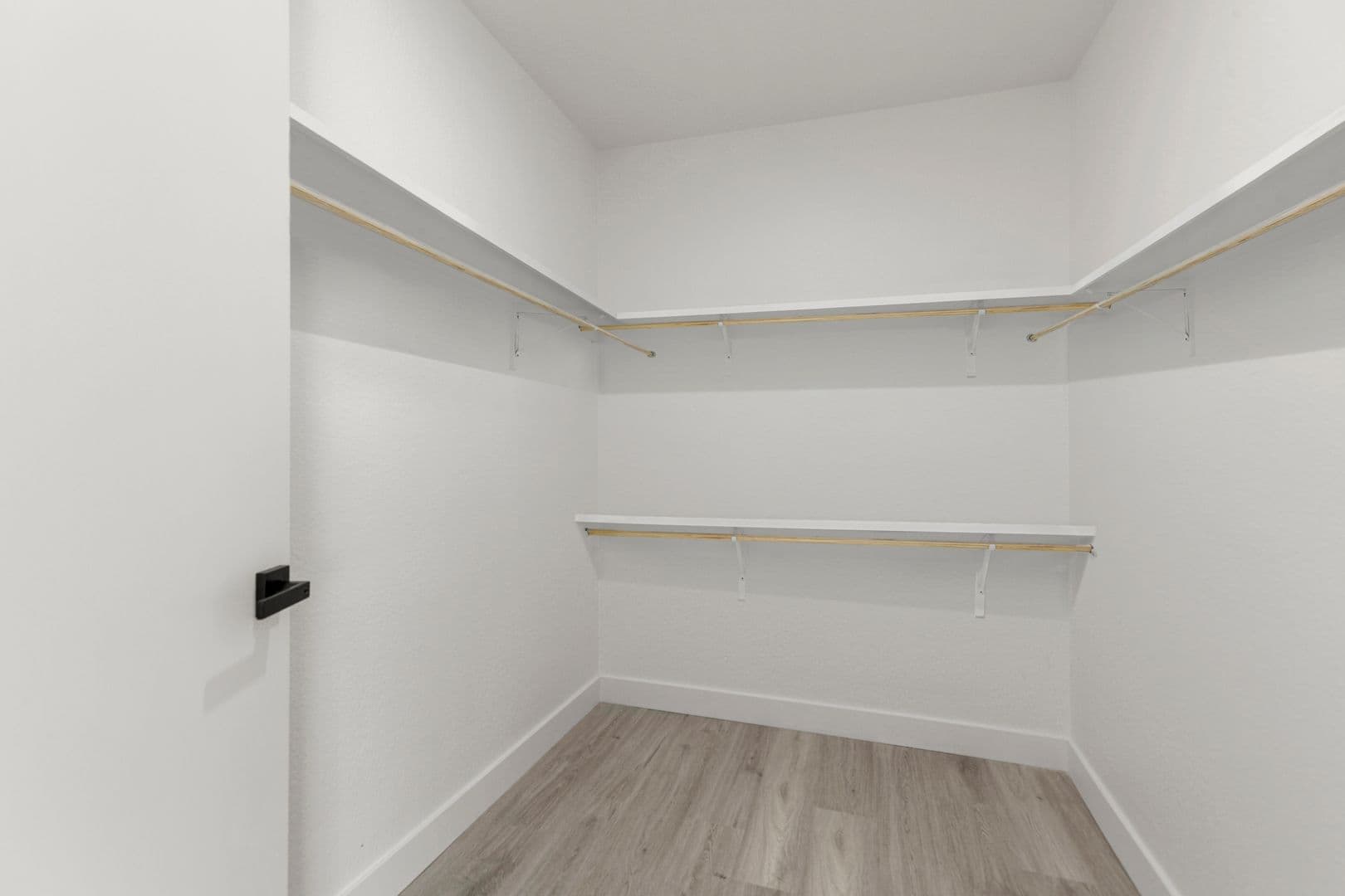 Northridge Apartment: 8803 Darby Avenue,