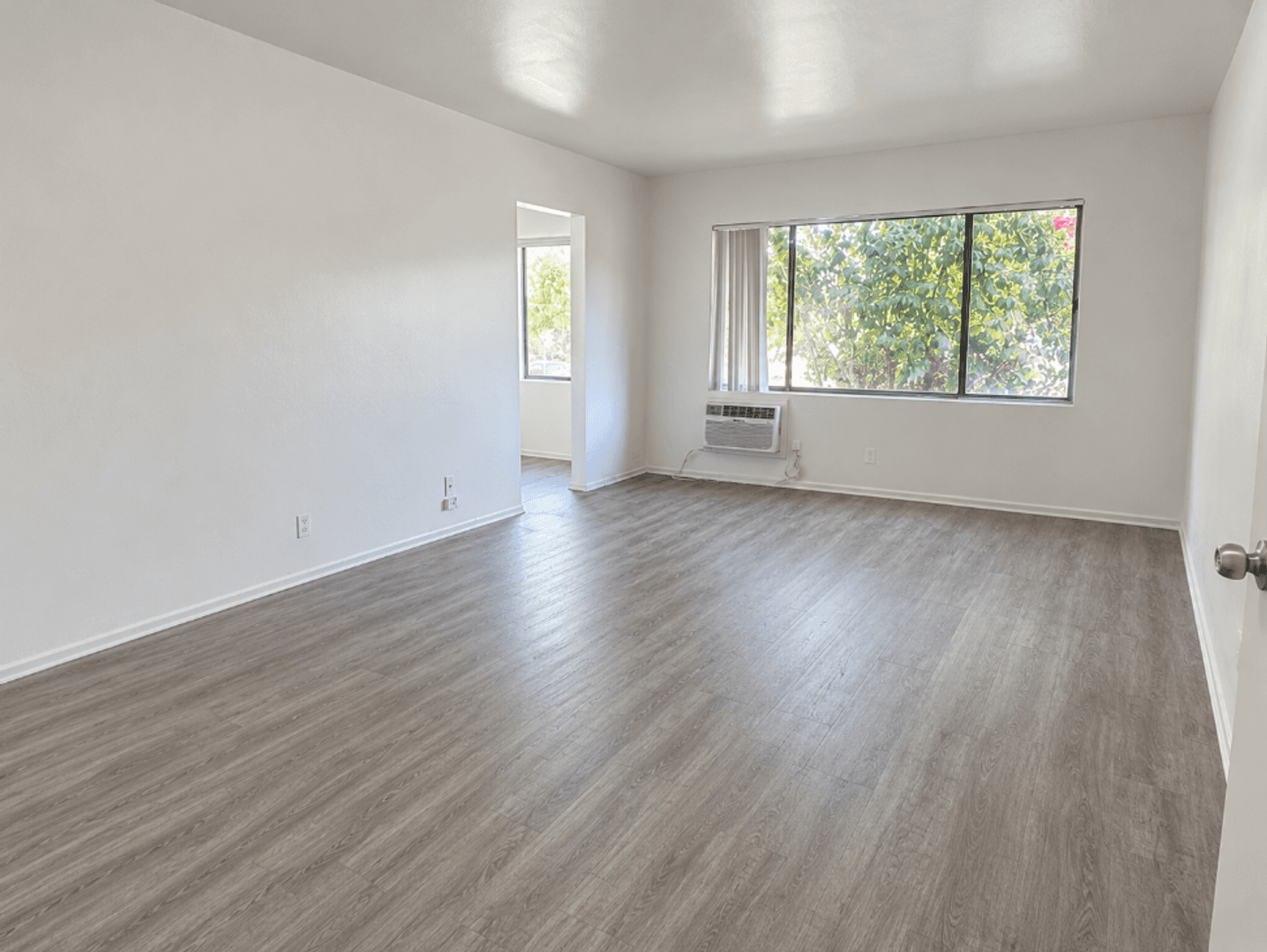 West Hollywood Apartment: 1001 North Gardner Street