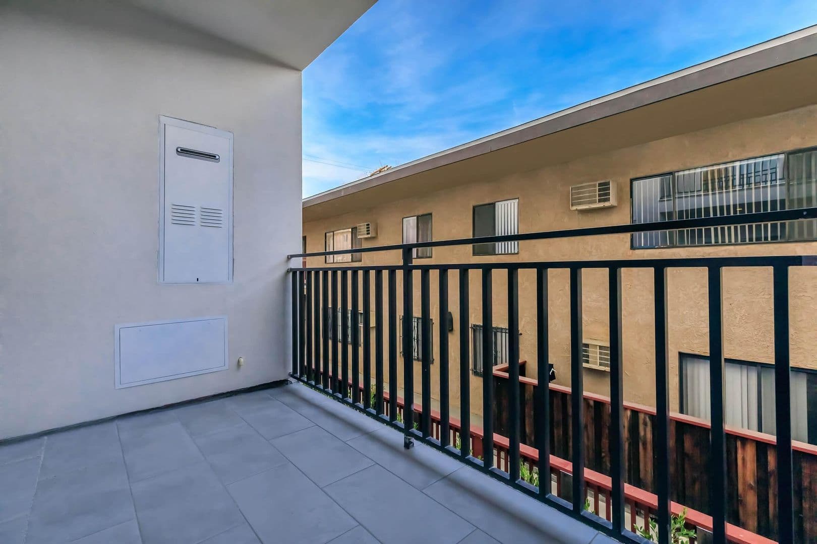 CANOGA PARK Apartment: 7043 JORDAN AVE