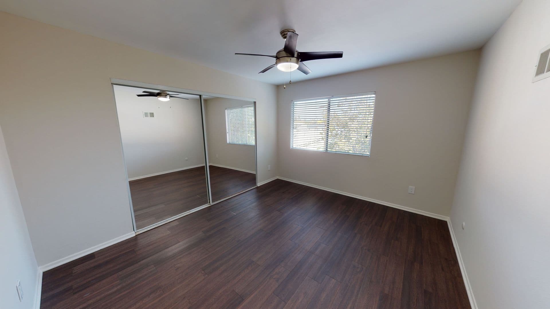 LOS ANGELES Apartment: 625 N. SYCAMORE AVE.