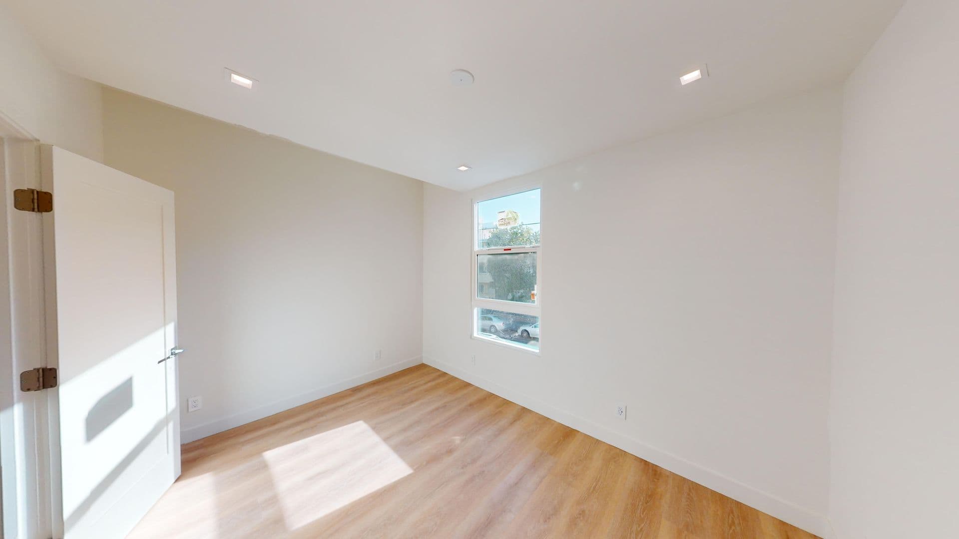 Los Angeles Apartment: 1770 El Cerrito Place