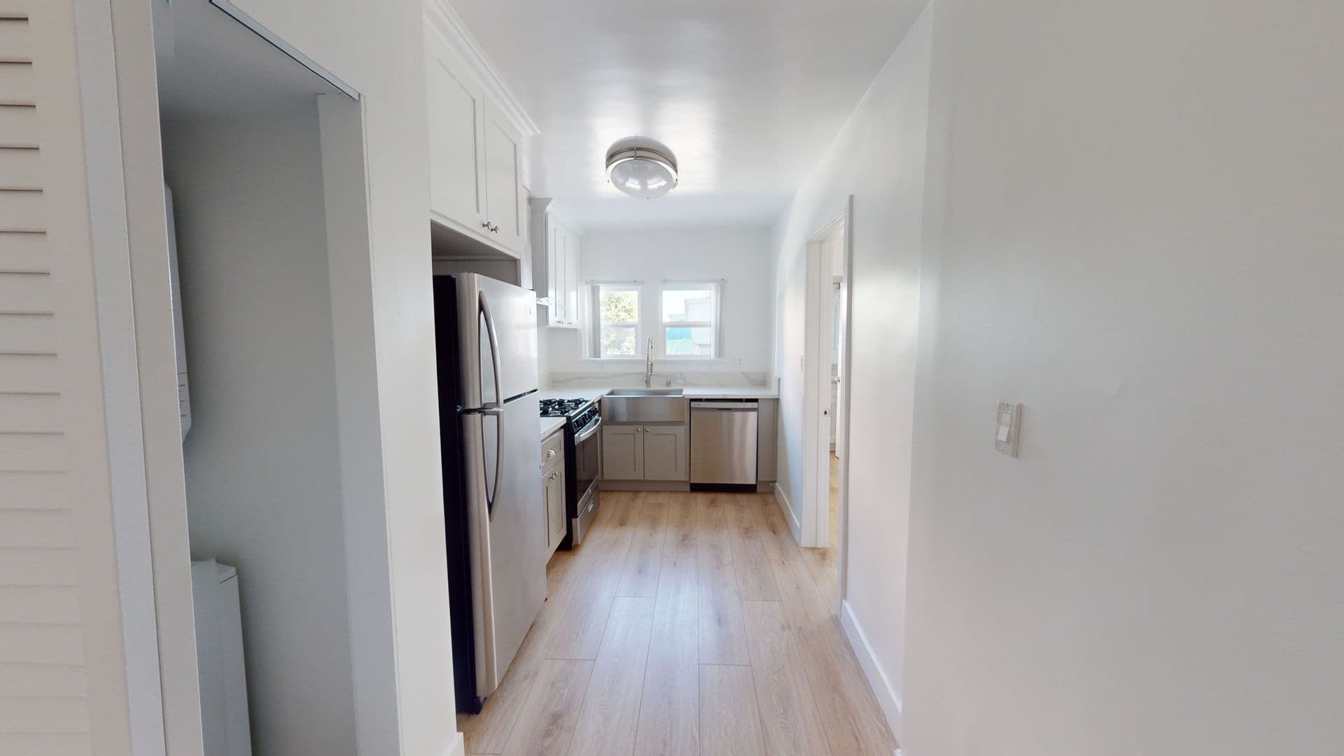 Los Angeles Apartment: 1118 Lyman Place