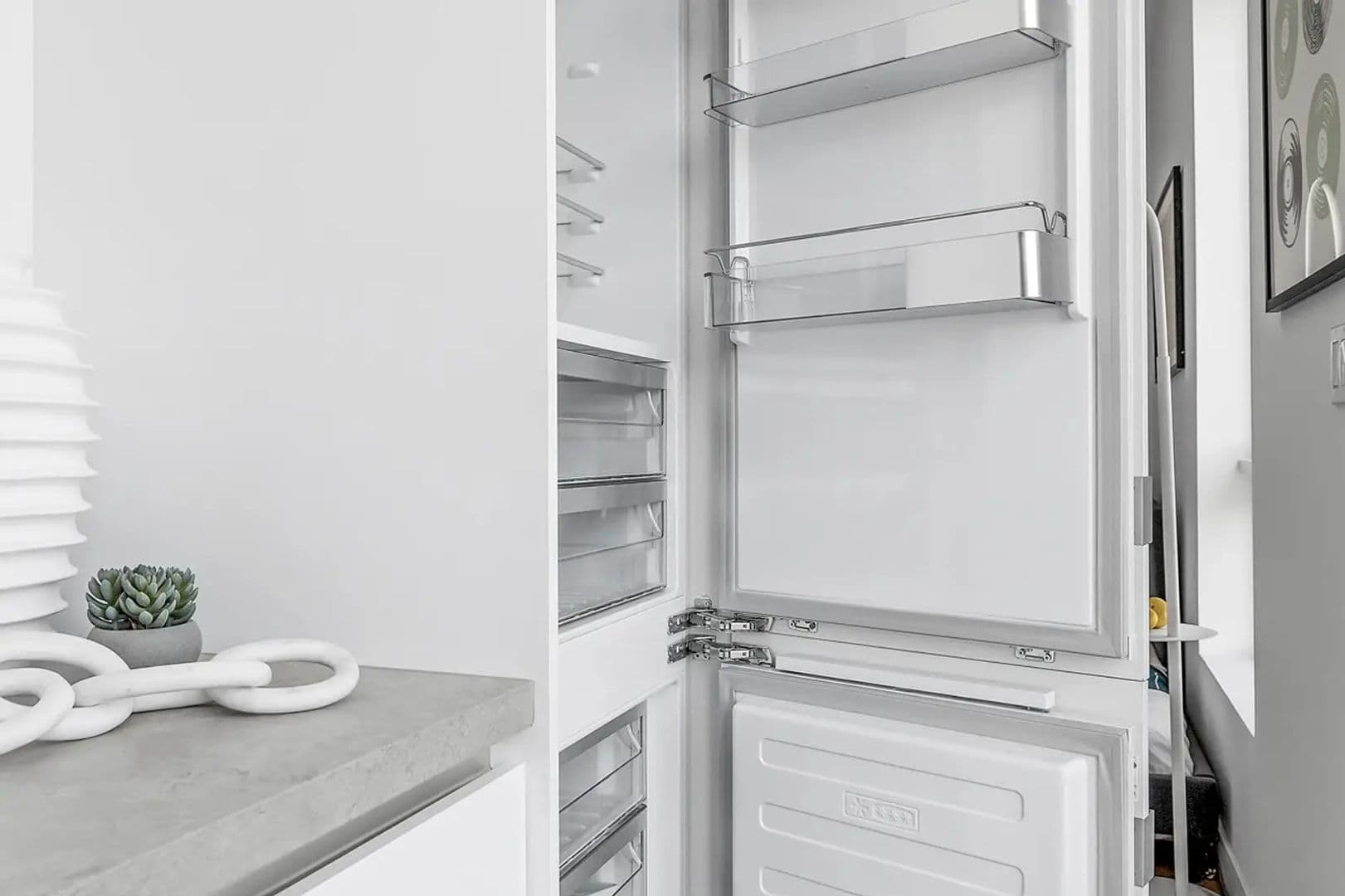Los Angeles Apartment: 3920 West 5th Street