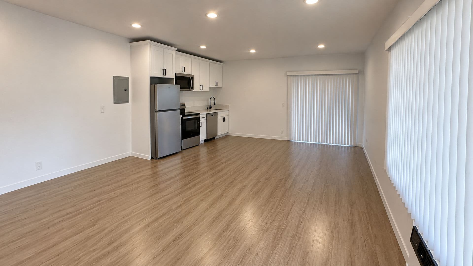 Valley Village Apartment: 12159 Magnolia Boulevard